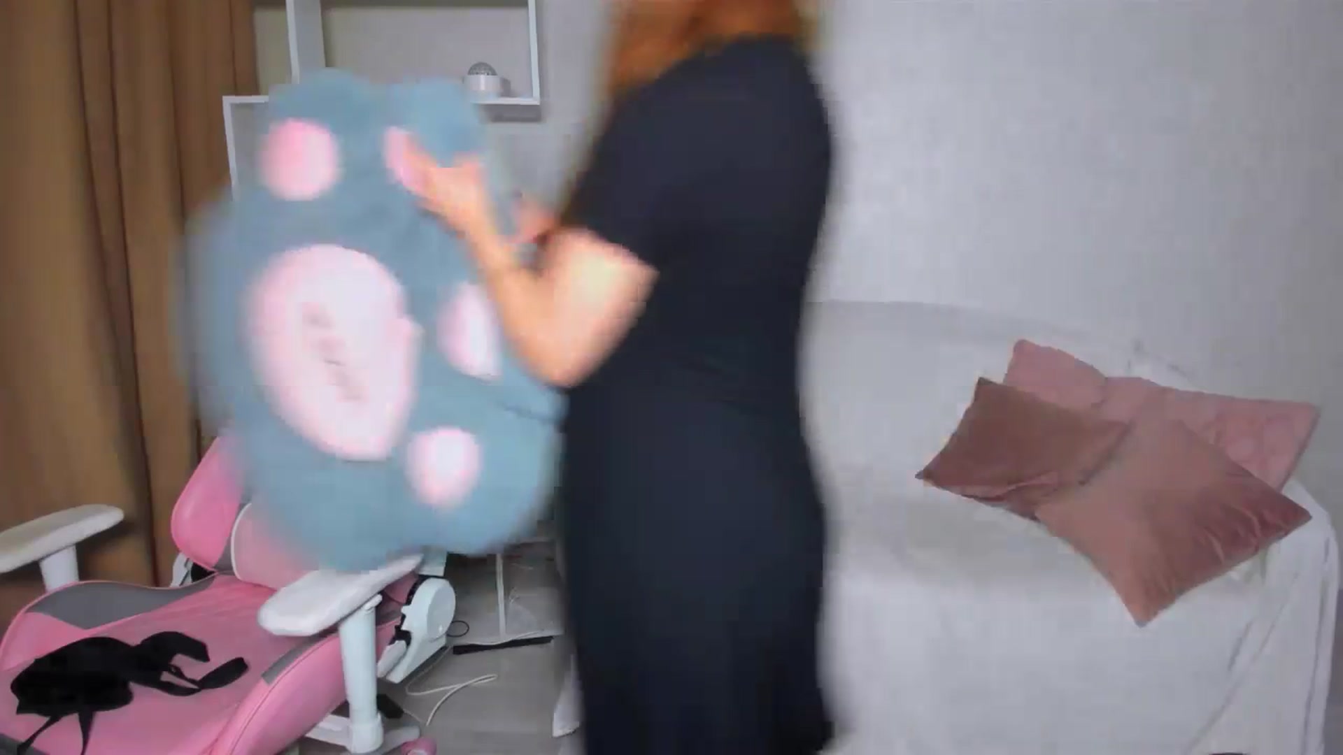 Gallery image thumbnail from LunaSeduces's myfreecams stream on, 04/20/2025, 18:17 image 15 of 20