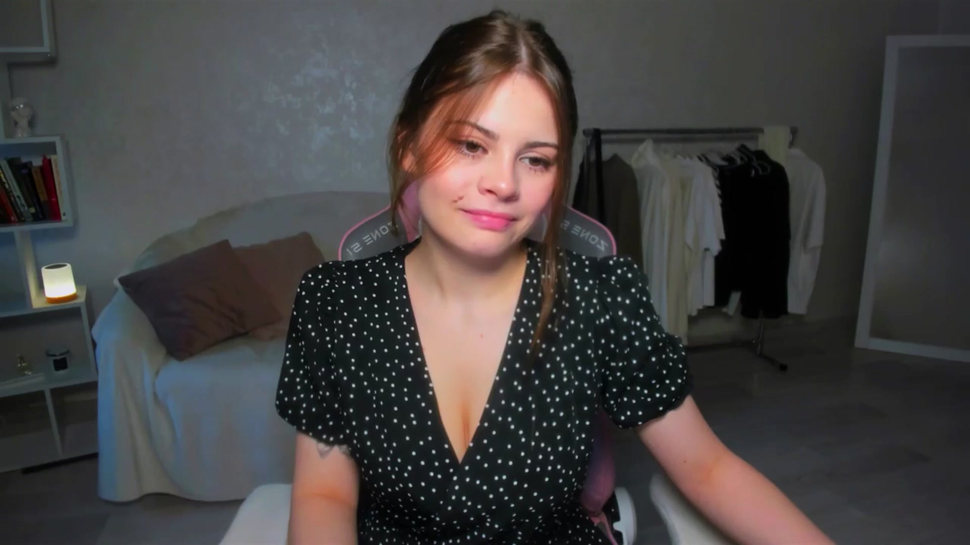 Gallery image thumbnail from LunaSeduces's myfreecams stream on, 05/14/2025, 16:14 image 3 of 20
