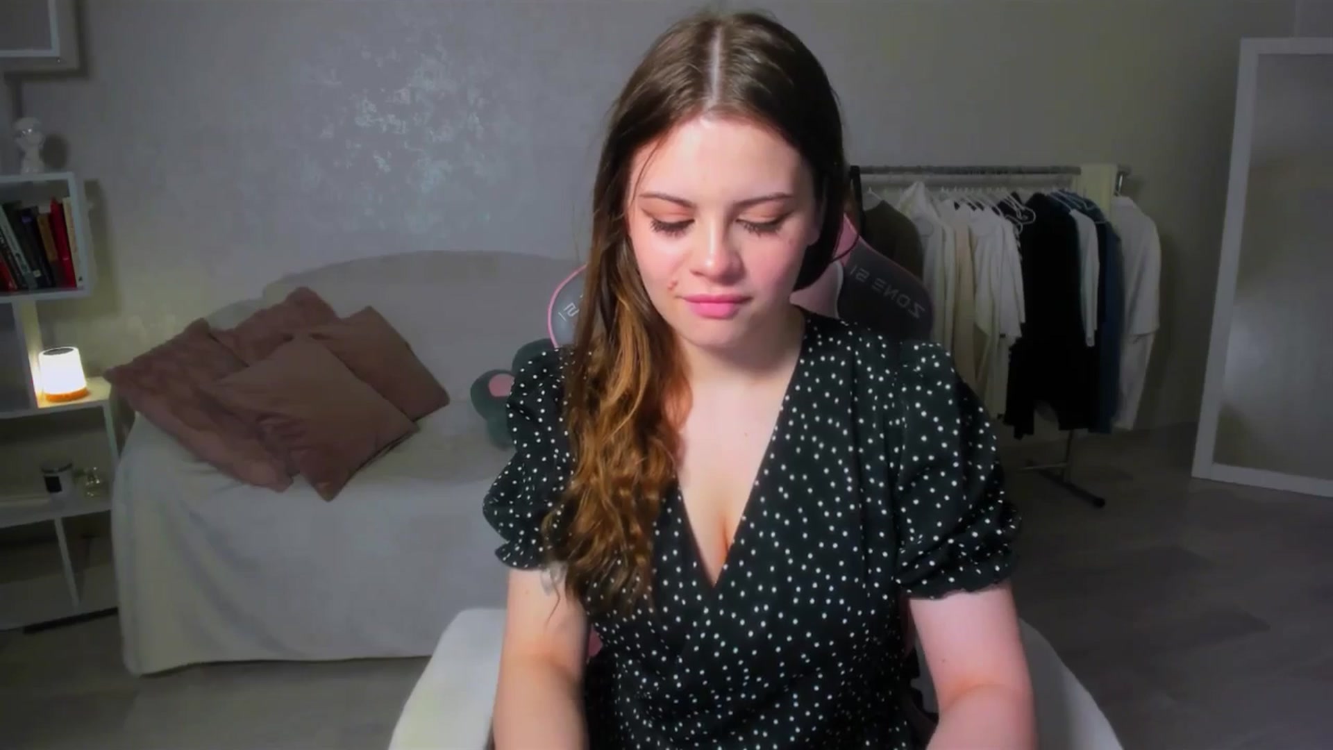 Gallery image thumbnail from LunaSeduces's myfreecams stream on, 05/16/2025, 16:51 image 6 of 20