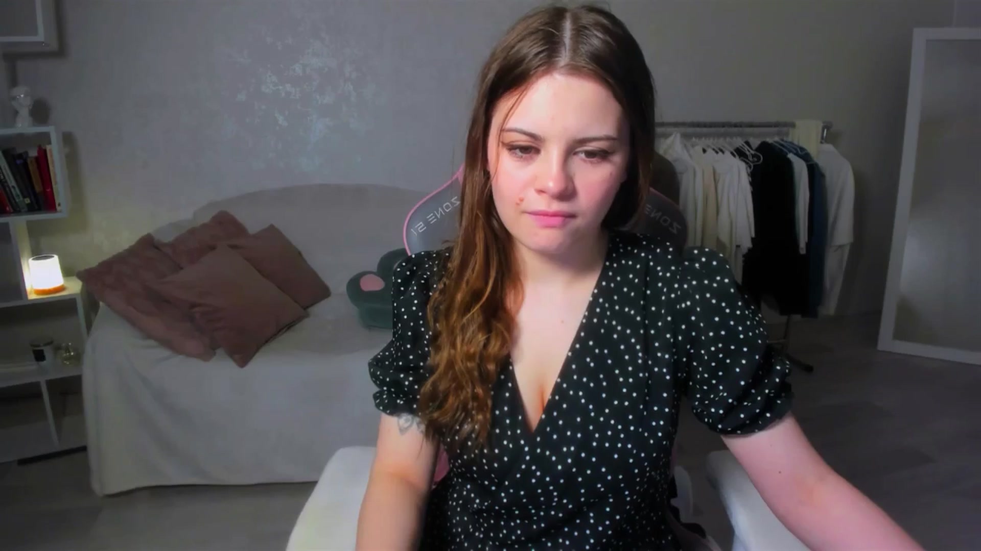 Gallery image thumbnail from LunaSeduces's myfreecams stream on, 05/16/2025, 16:51 image 16 of 20