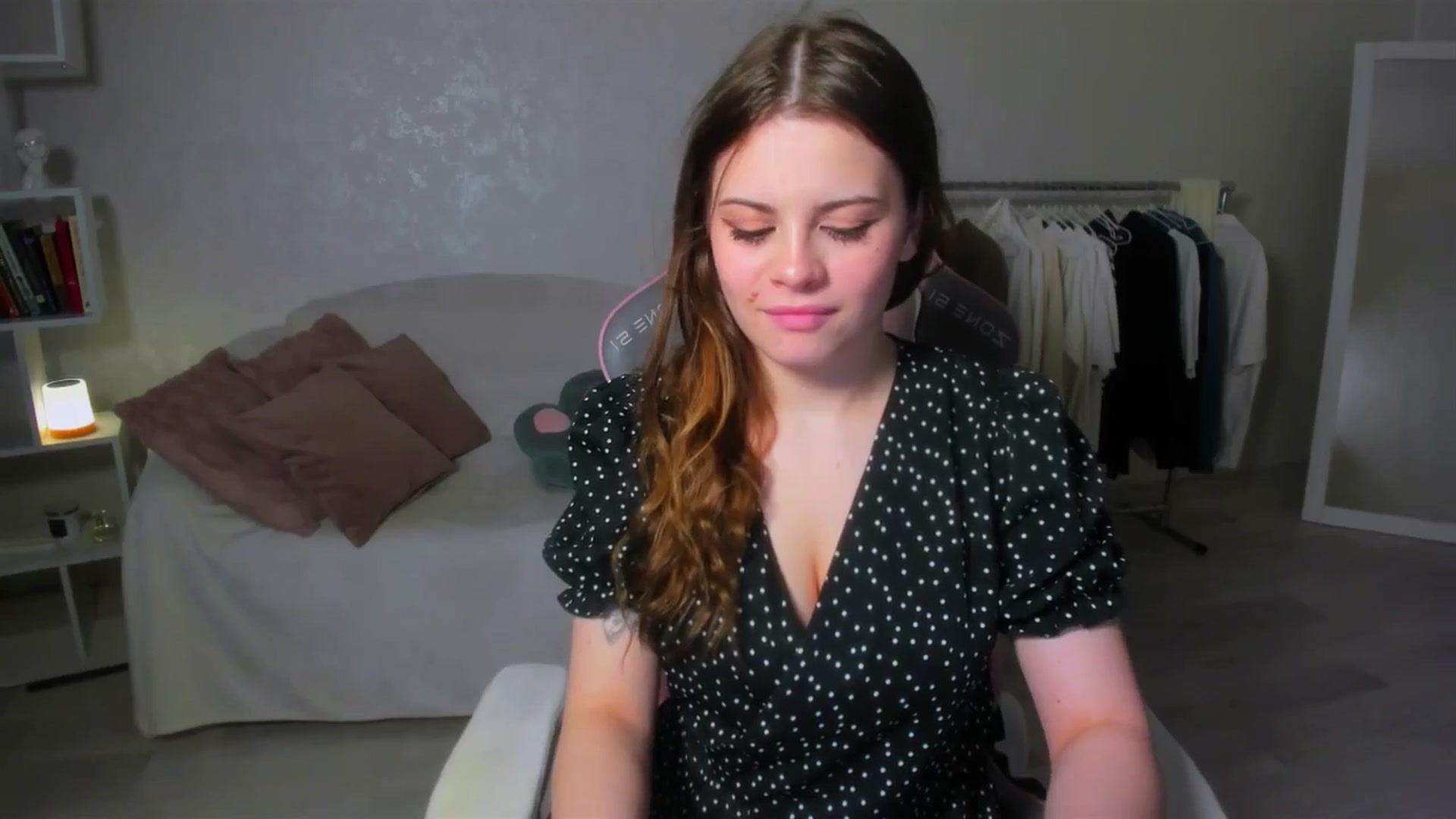 Gallery image thumbnail from LunaSeduces's myfreecams stream on, 05/16/2025, 16:51 image 5 of 20