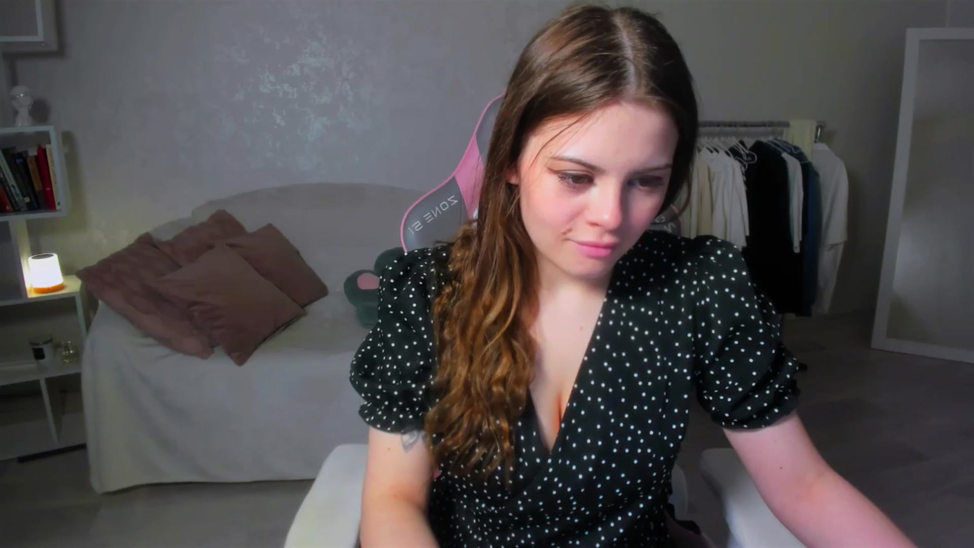 Gallery image thumbnail from LunaSeduces's myfreecams stream on, 05/16/2025, 16:51 image 8 of 20