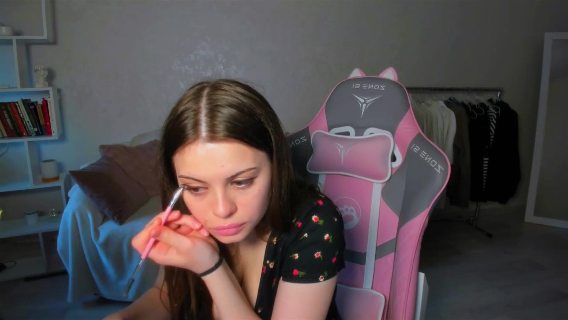 Gallery image thumbnail from LunaSeduces's myfreecams stream on, 05/26/2025, 16:18 image 10 of 20