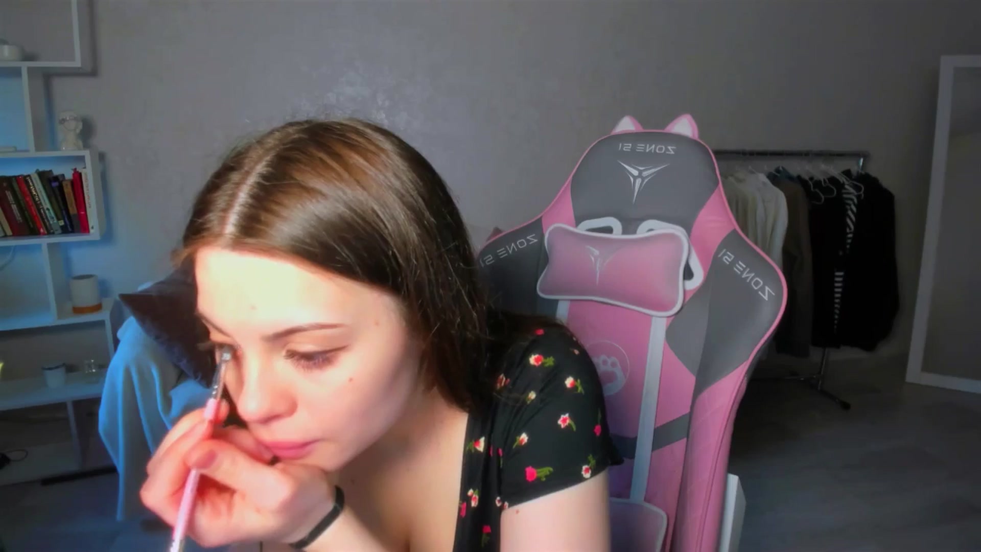 Gallery image thumbnail from LunaSeduces's myfreecams stream on, 05/26/2025, 16:18 image 5 of 20