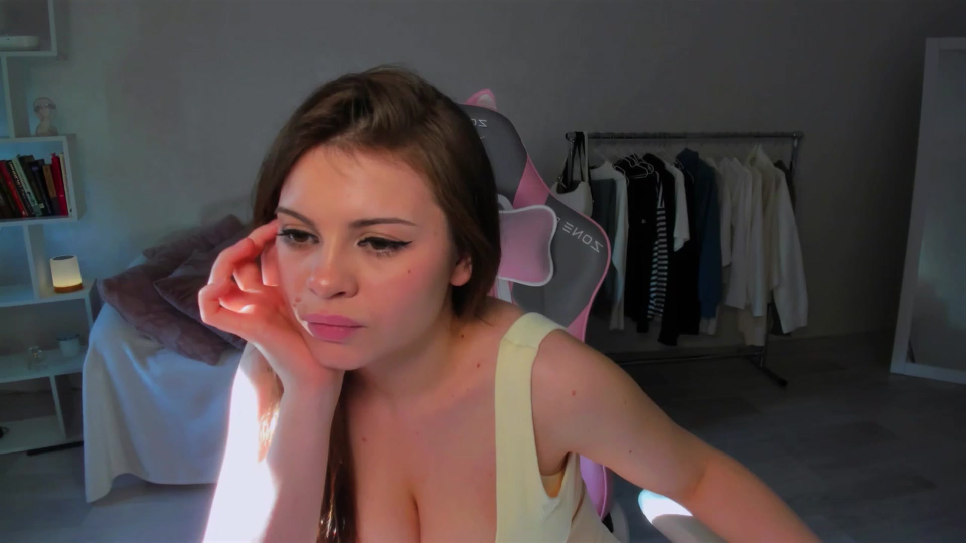 Gallery image thumbnail from LunaSeduces's myfreecams stream on, 06/08/2025, 14:51 image 20 of 20