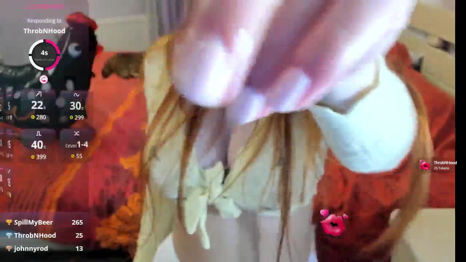 Gallery image thumbnail from LunaStarLovs's myfreecams stream on, 04/20/2025, 18:45 image 12 of 20