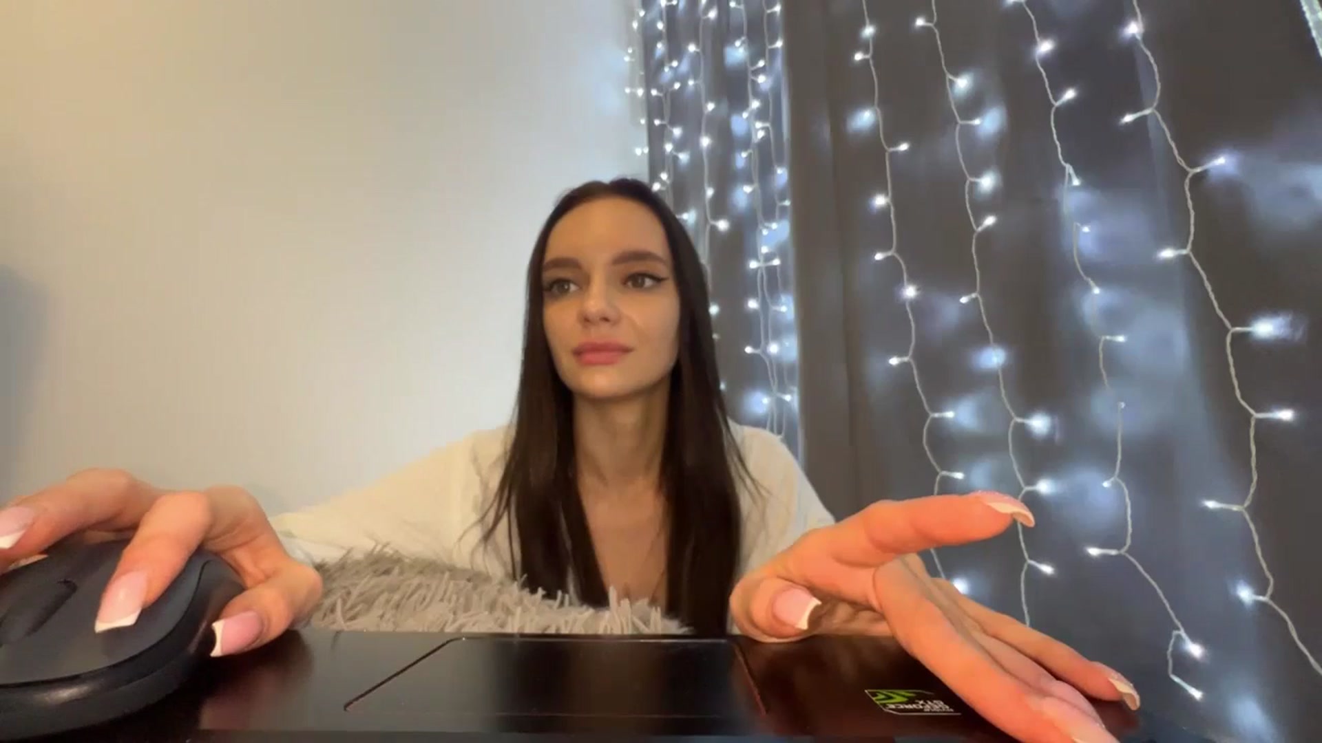 Gallery image thumbnail from LunaVibes's myfreecams stream on, 11/19/2024, 14:17 image 13 of 20