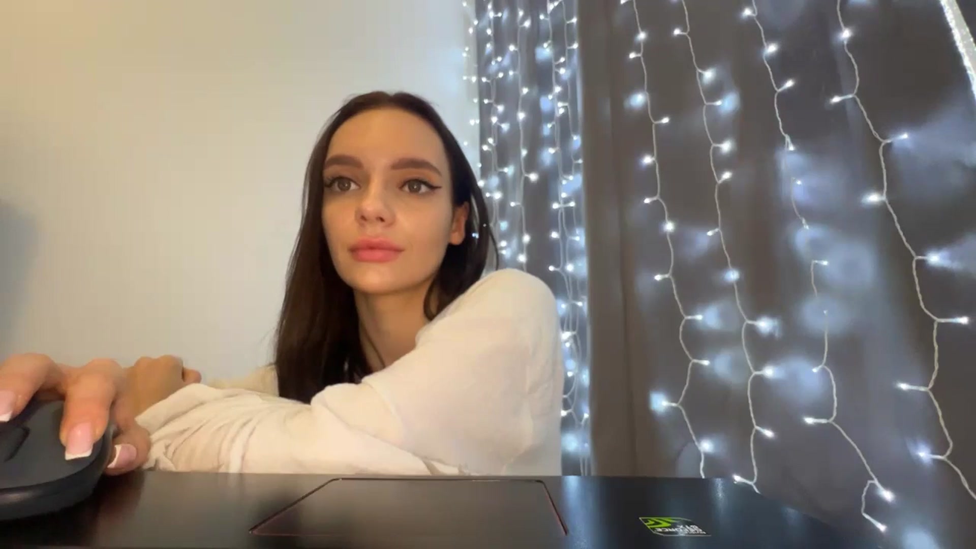 Gallery image thumbnail from LunaVibes's myfreecams stream on, 11/19/2024, 14:17 image 3 of 20