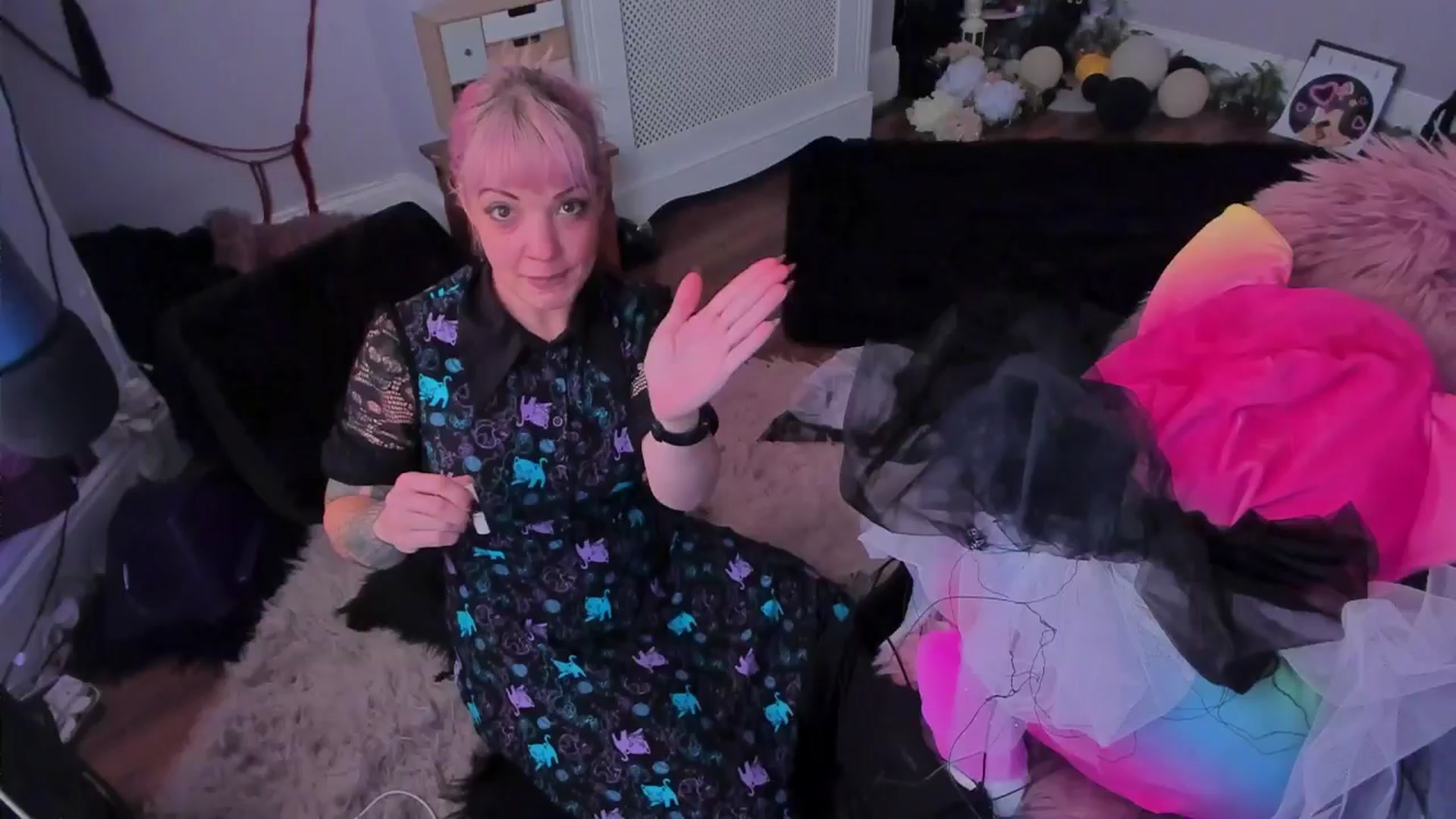 Gallery image thumbnail from LunaWolfie's myfreecams stream on, 09/26/2025, 14:07 image 6 of 20