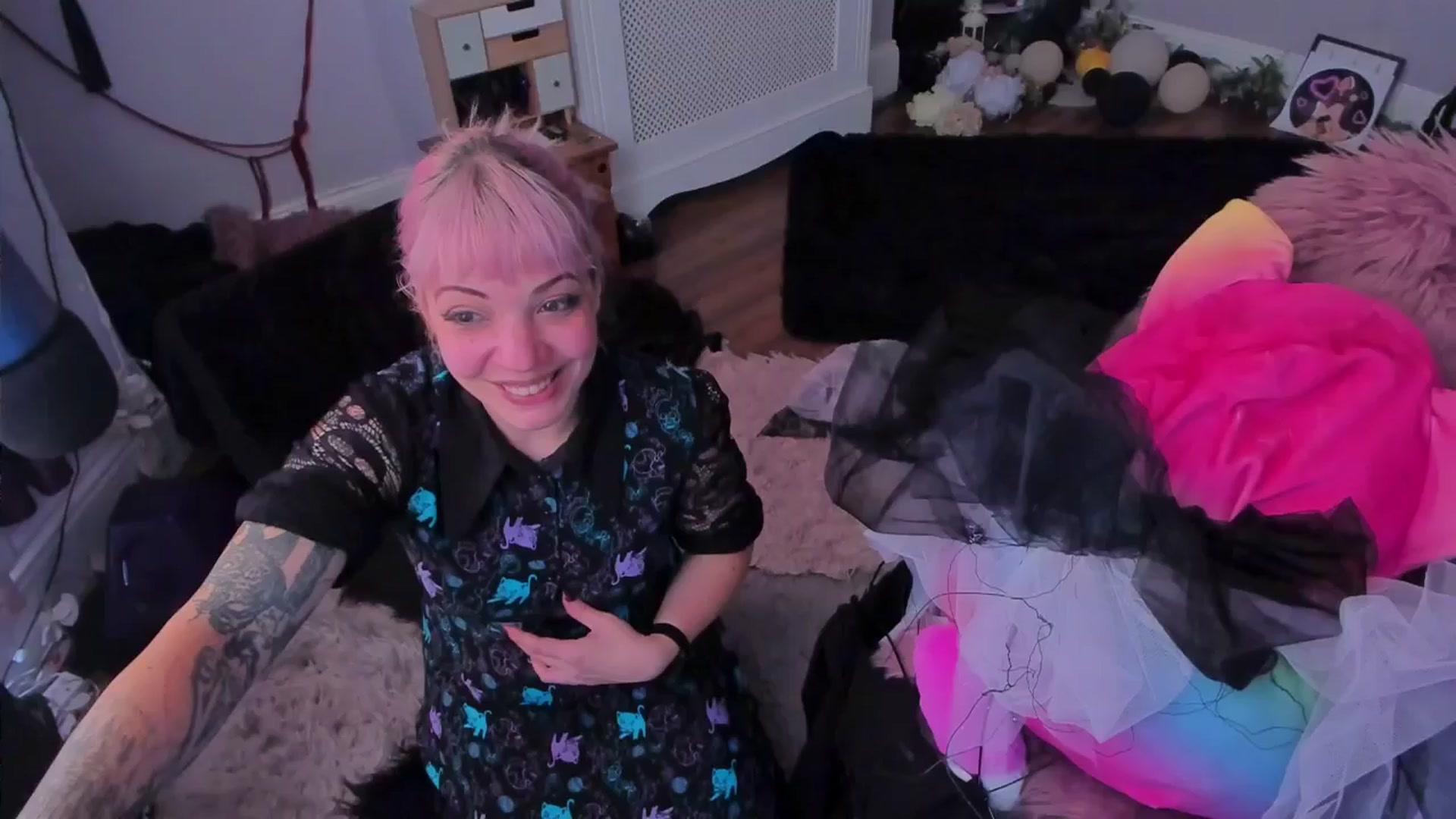 Gallery image thumbnail from LunaWolfie's myfreecams stream on, 09/26/2025, 14:07 image 8 of 20
