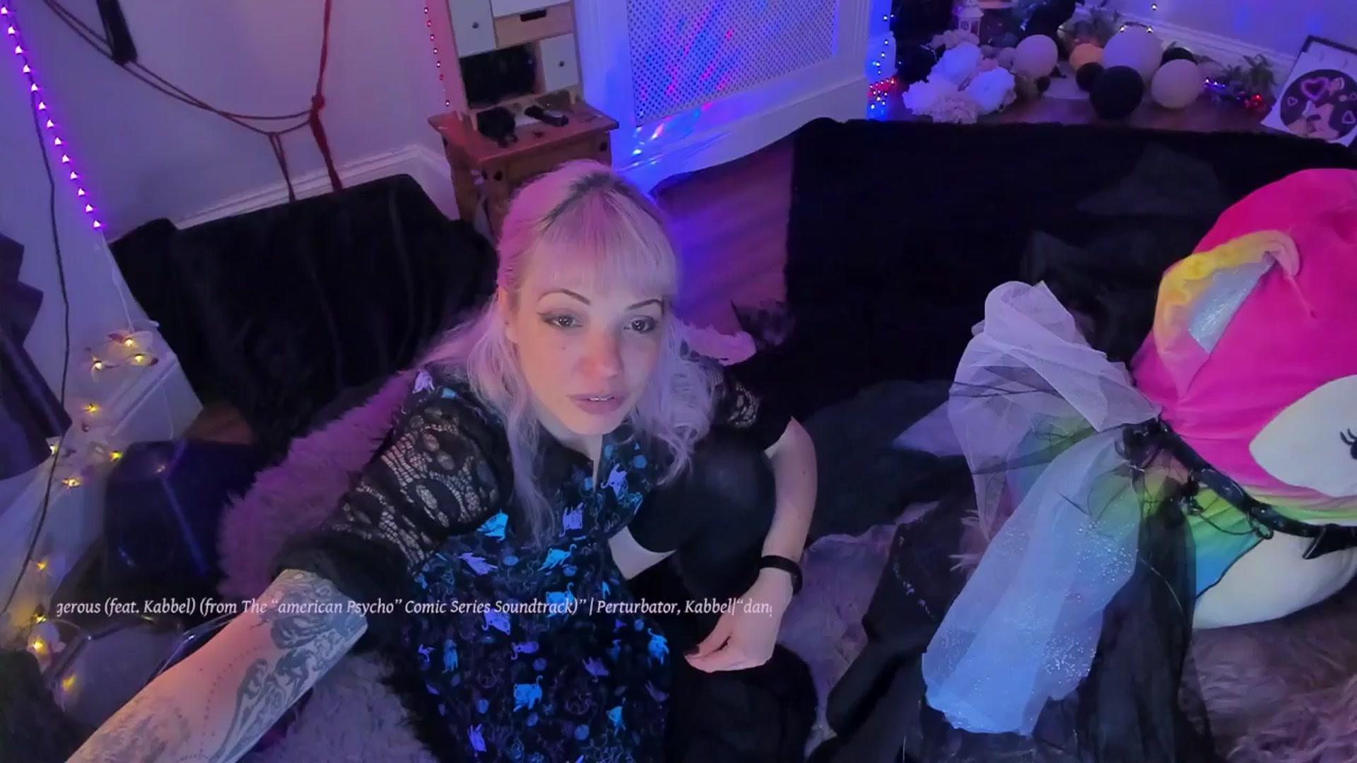 Gallery image thumbnail from LunaWolfie's myfreecams stream on, 09/26/2025, 18:17 image 16 of 20