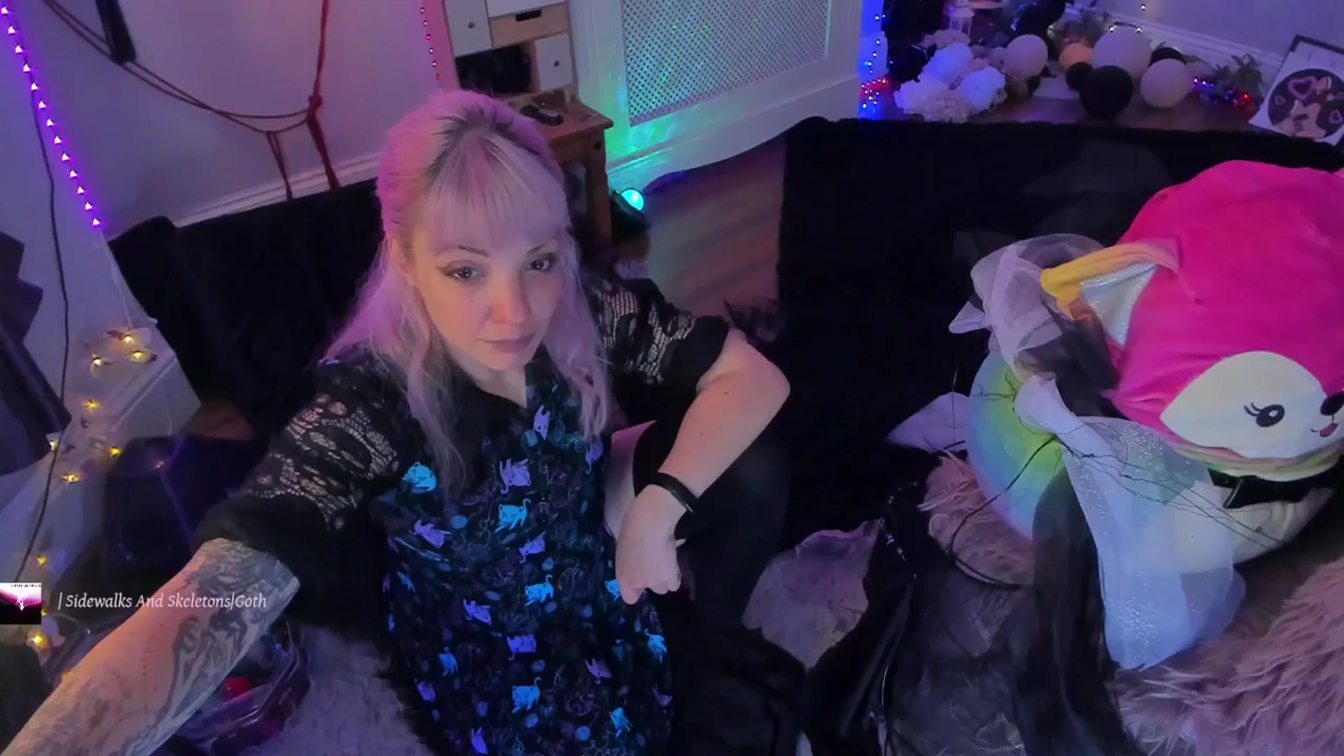 Gallery image thumbnail from LunaWolfie's myfreecams stream on, 09/26/2025, 18:17 image 19 of 20