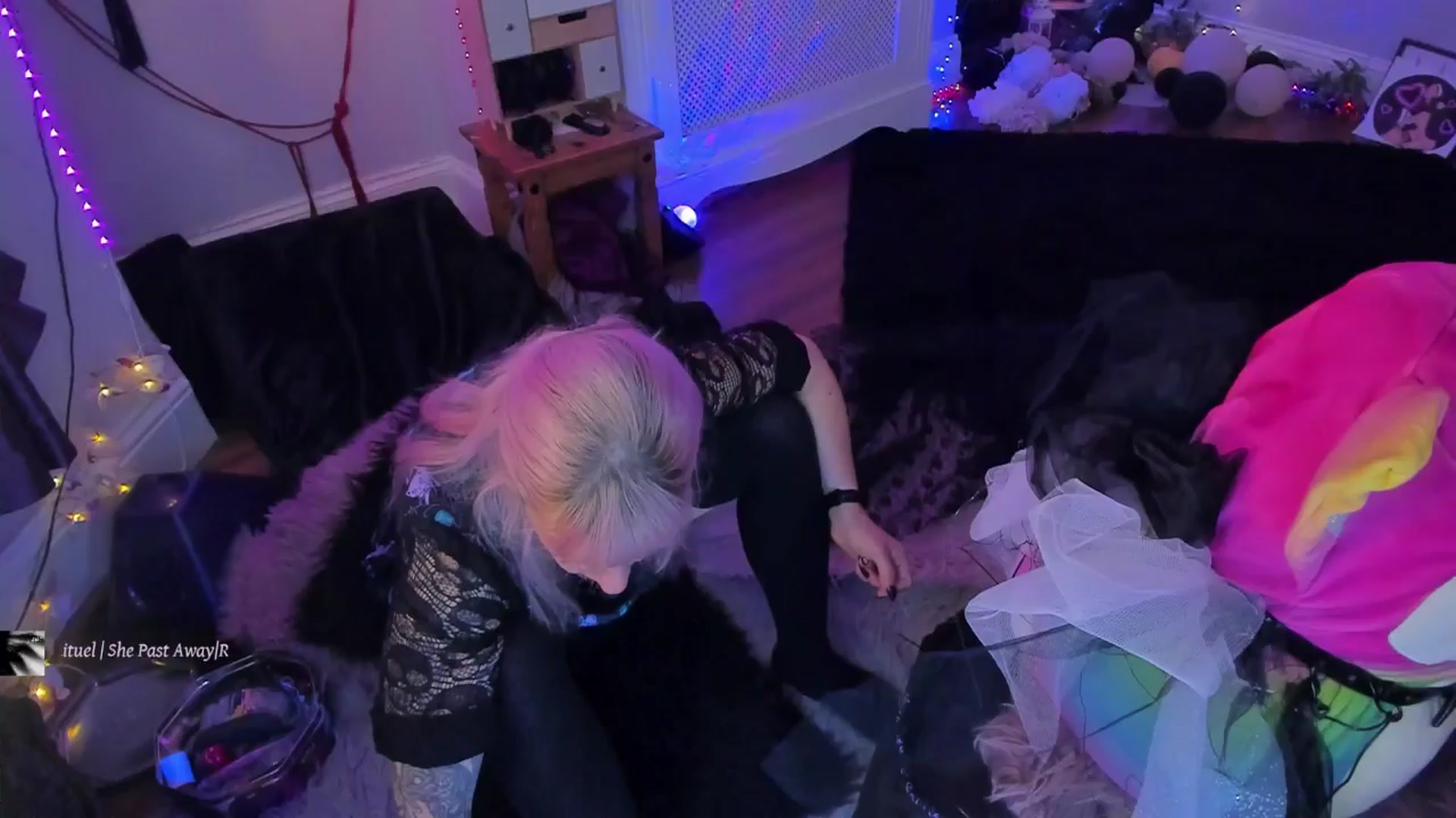 Gallery image thumbnail from LunaWolfie's myfreecams stream on, 09/26/2025, 18:17 image 6 of 20