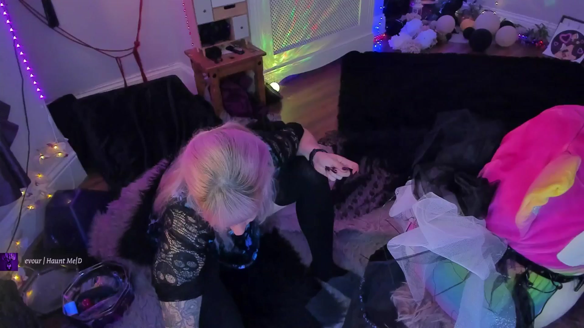 Gallery image thumbnail from LunaWolfie's myfreecams stream on, 09/26/2025, 18:17 image 10 of 20