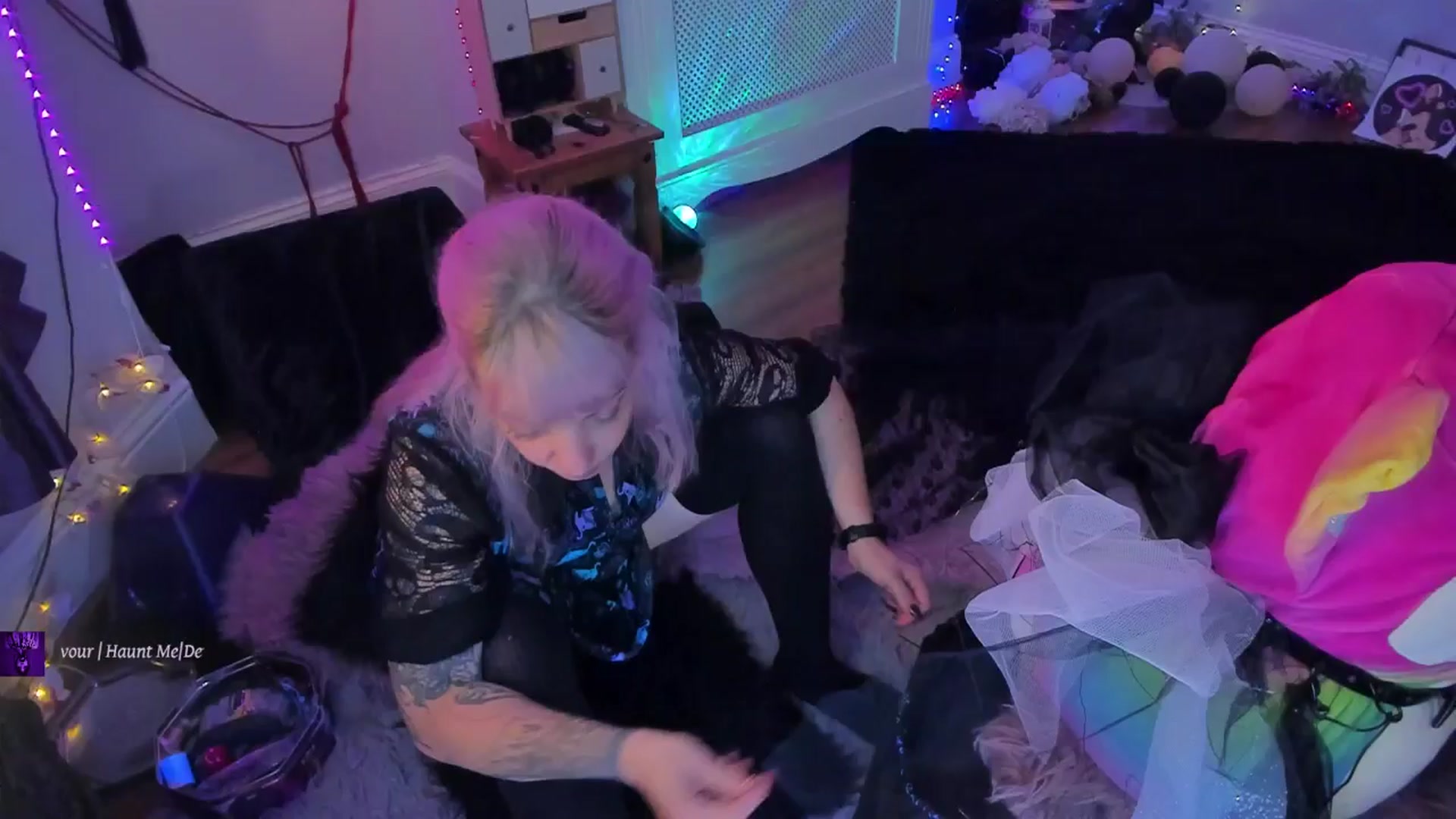 Gallery image thumbnail from LunaWolfie's myfreecams stream on, 09/26/2025, 18:17 image 9 of 20