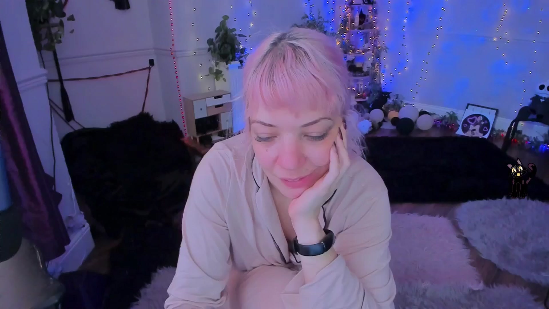 Gallery image thumbnail from LunaWolfie's myfreecams stream on, 09/27/2025, 12:42 image 8 of 20