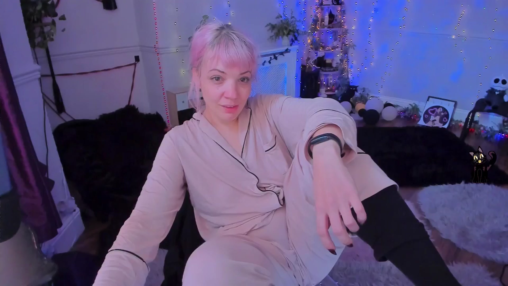 Gallery image thumbnail from LunaWolfie's myfreecams stream on, 09/27/2025, 12:42 image 17 of 20
