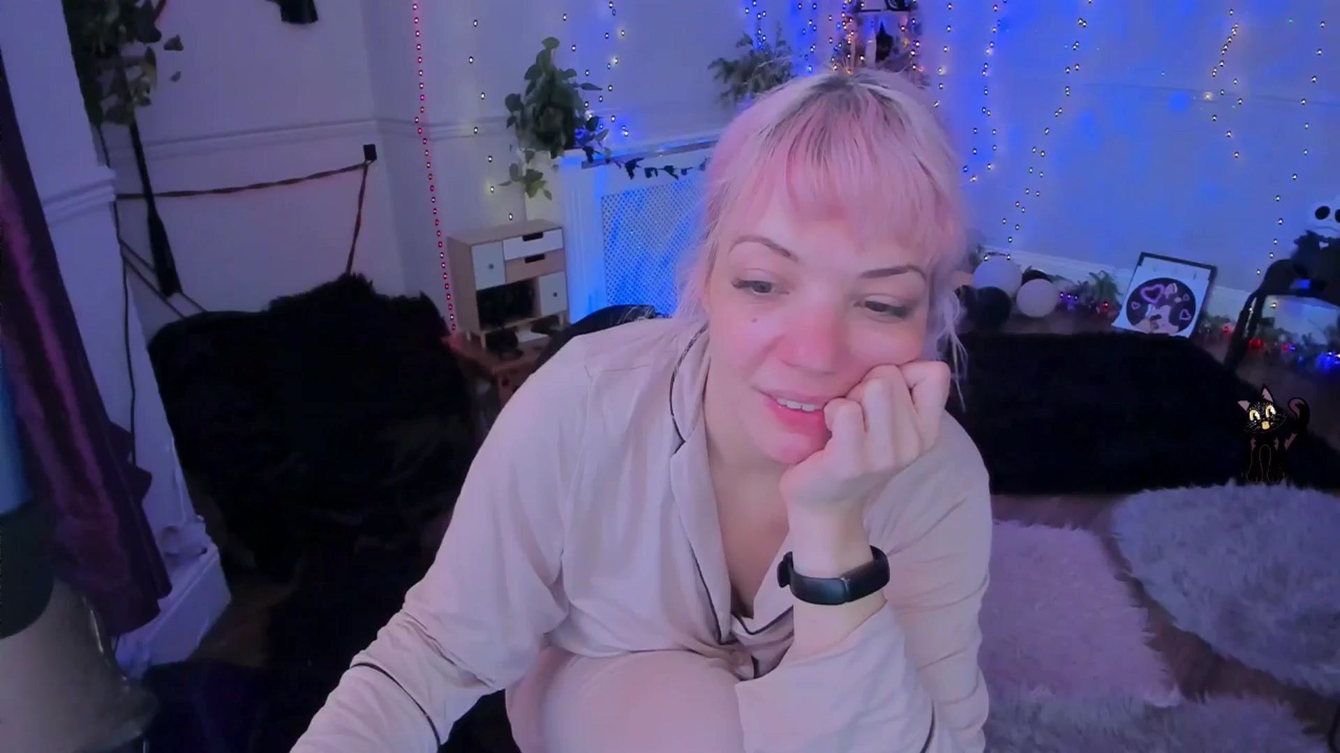 Gallery image thumbnail from LunaWolfie's myfreecams stream on, 09/27/2025, 12:42 image 7 of 20