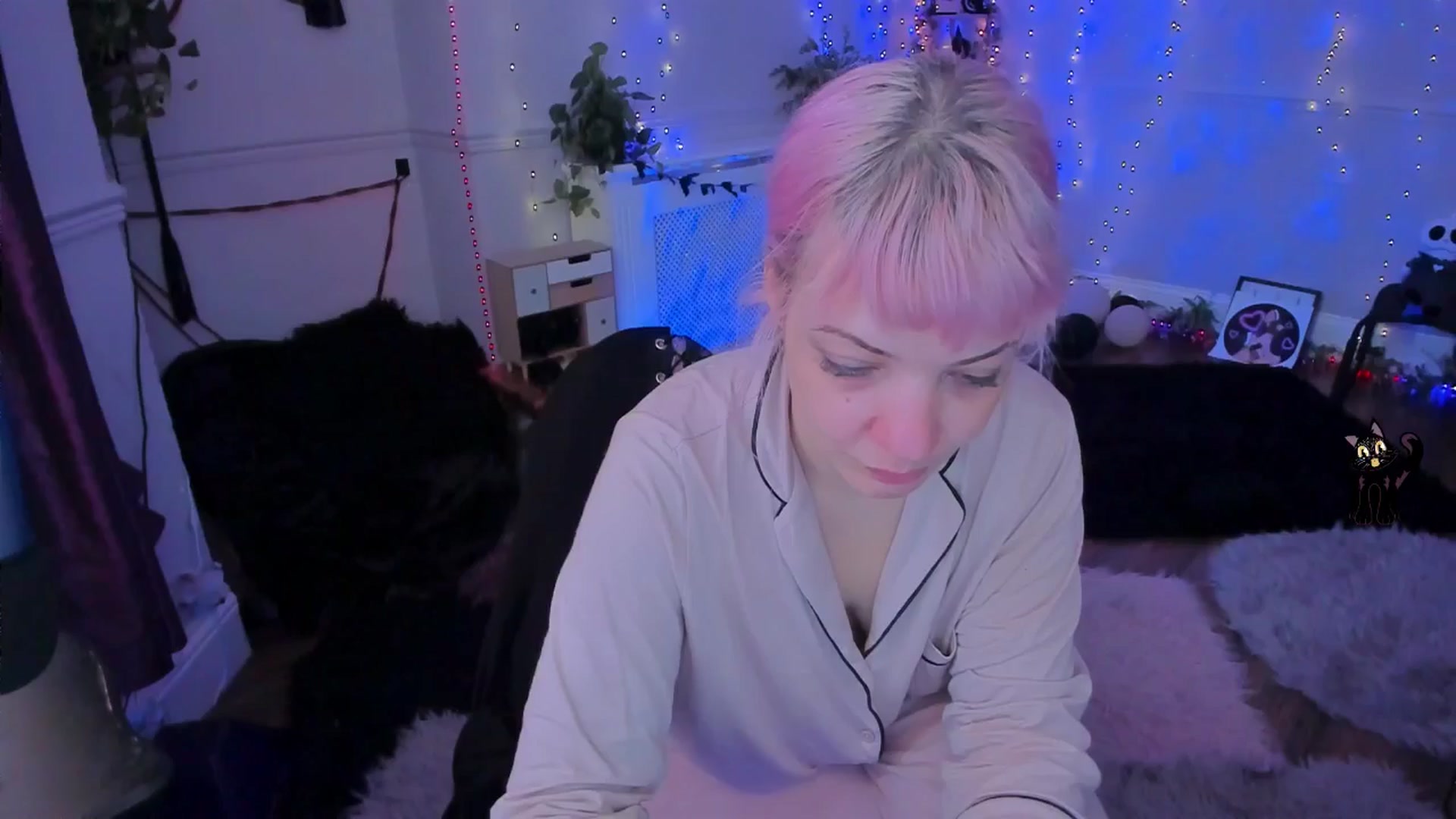 Gallery image thumbnail from LunaWolfie's myfreecams stream on, 09/27/2025, 12:42 image 2 of 20