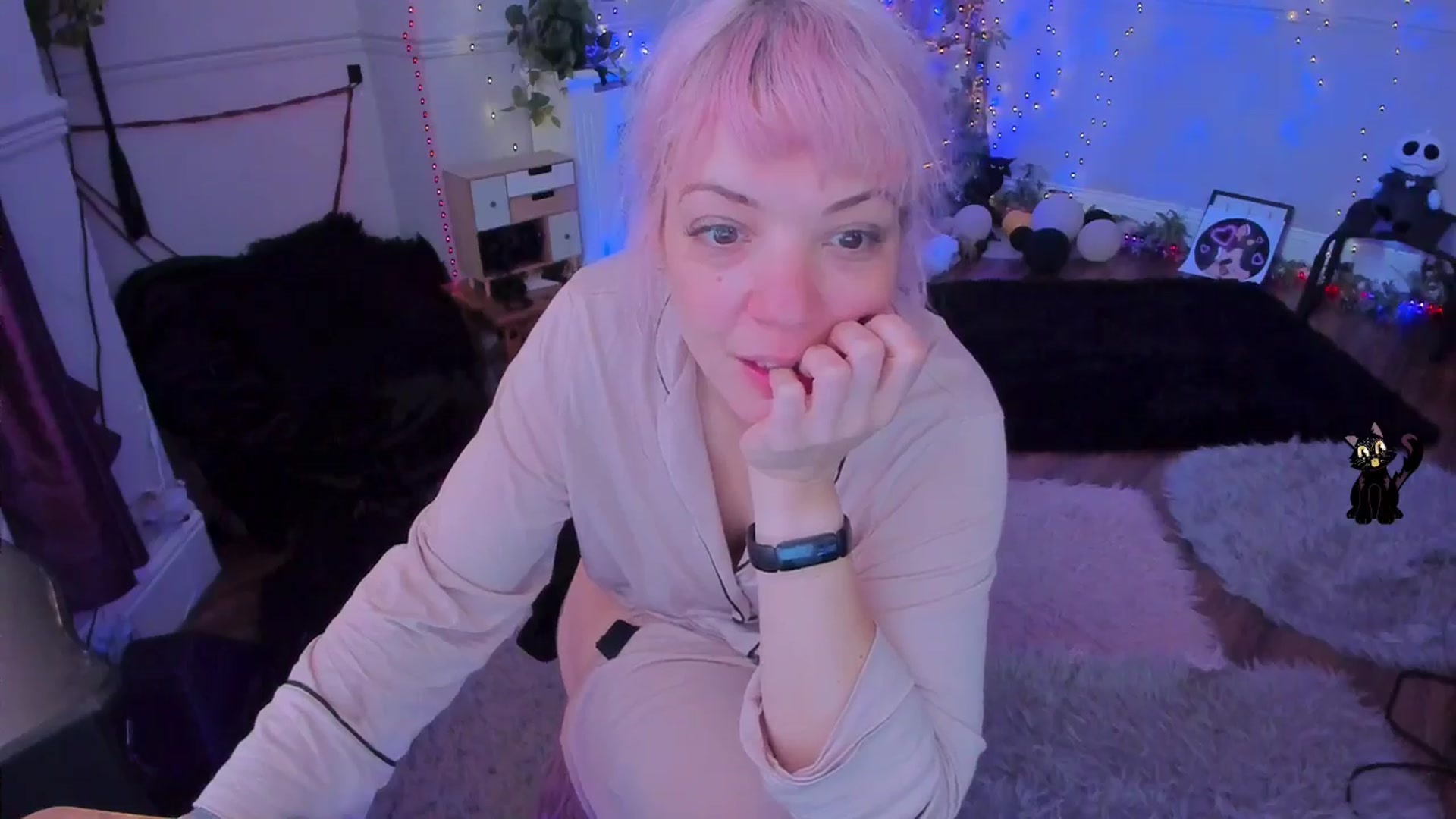 Gallery image thumbnail from LunaWolfie's myfreecams stream on, 09/27/2025, 13:25 image 7 of 20