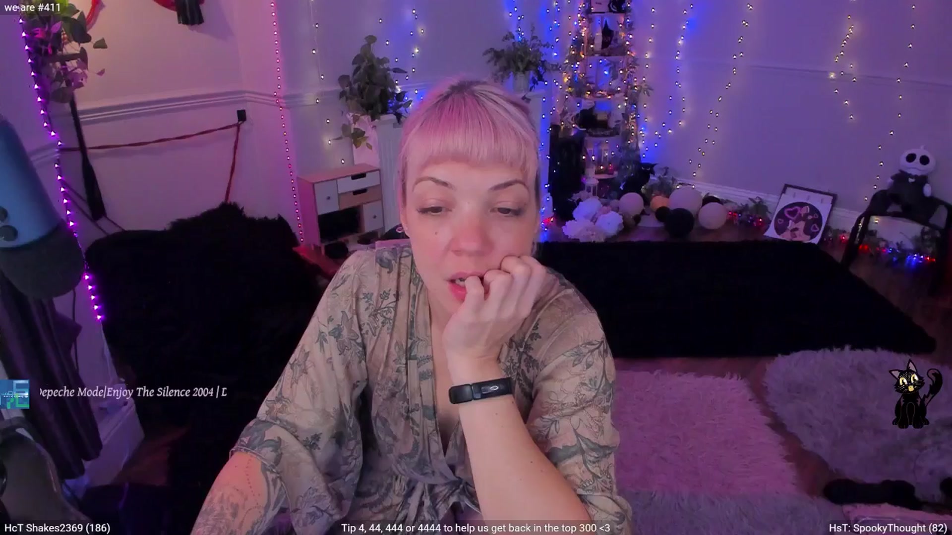 Gallery image thumbnail from LunaWolfie's myfreecams stream on, 09/27/2025, 17:33 image 9 of 20