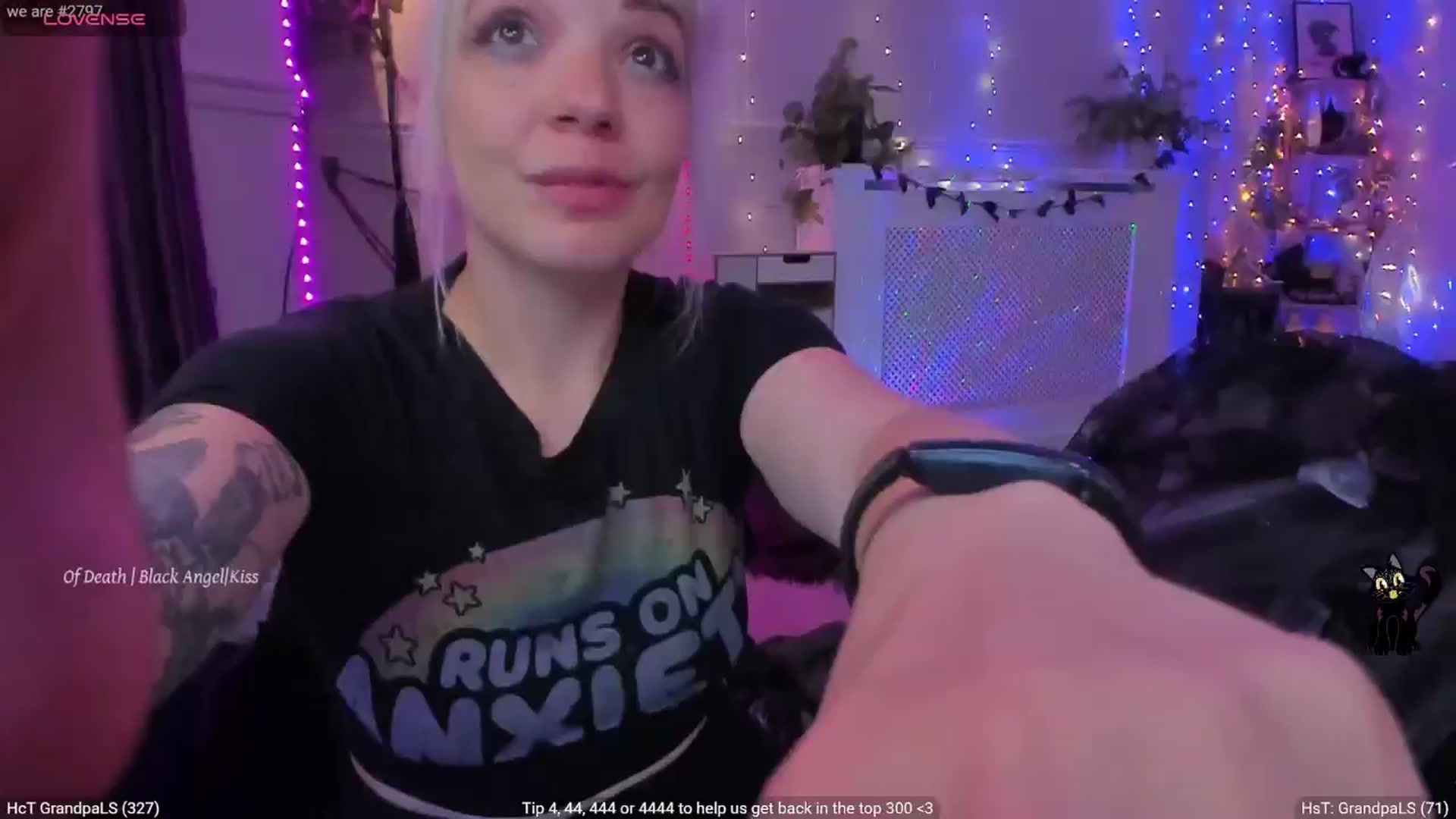 Gallery image thumbnail from LunaWolfie's myfreecams stream on, 10/03/2025, 24:10 image 5 of 20