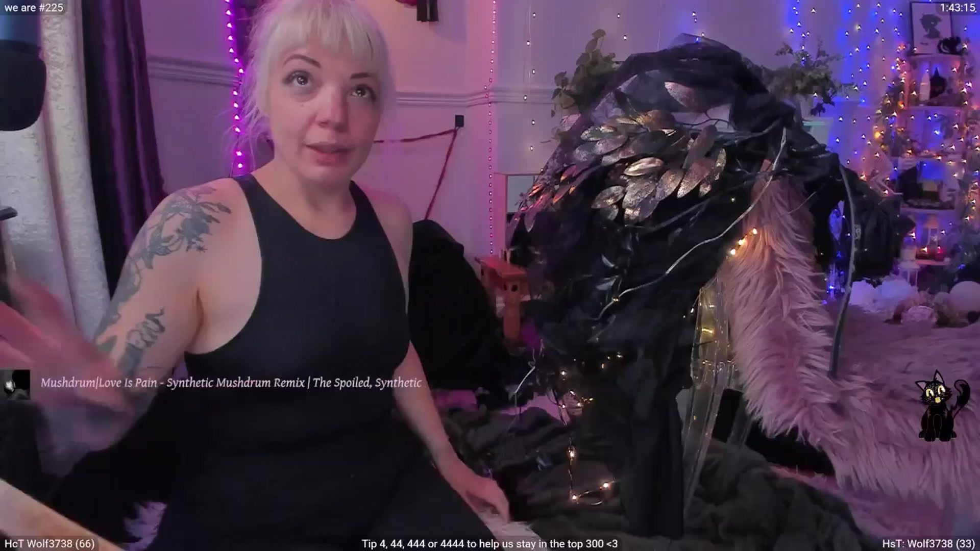 Gallery image thumbnail from LunaWolfie's myfreecams stream on, 10/03/2025, 18:54 image 8 of 20
