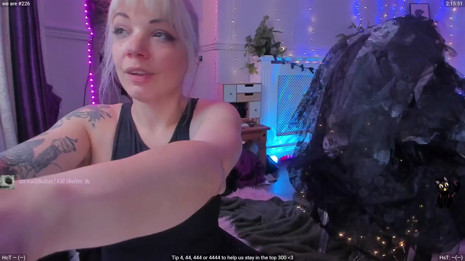 Gallery image thumbnail from LunaWolfie's myfreecams stream on, 10/03/2025, 18:54 image 4 of 20