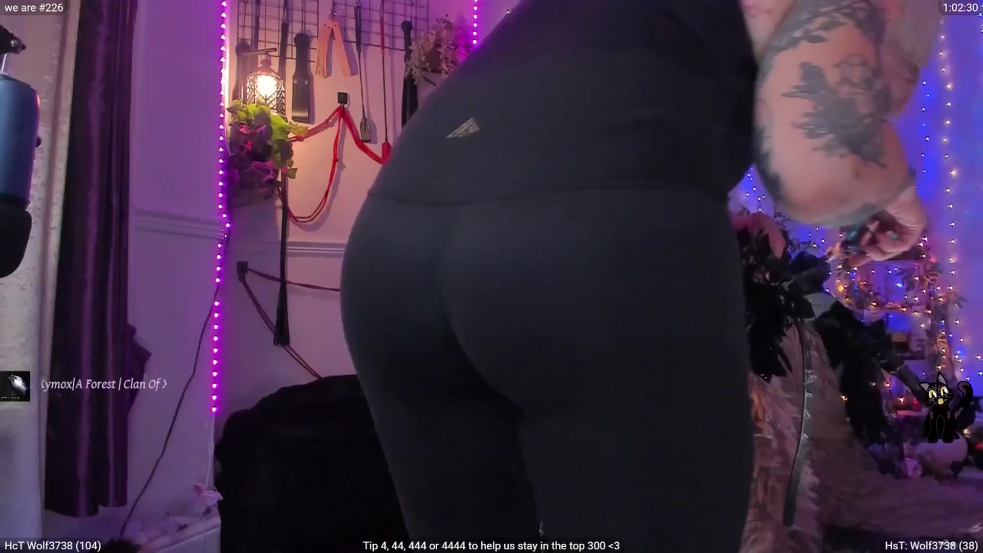 Gallery image thumbnail from LunaWolfie's myfreecams stream on, 10/03/2025, 18:54 image 13 of 20