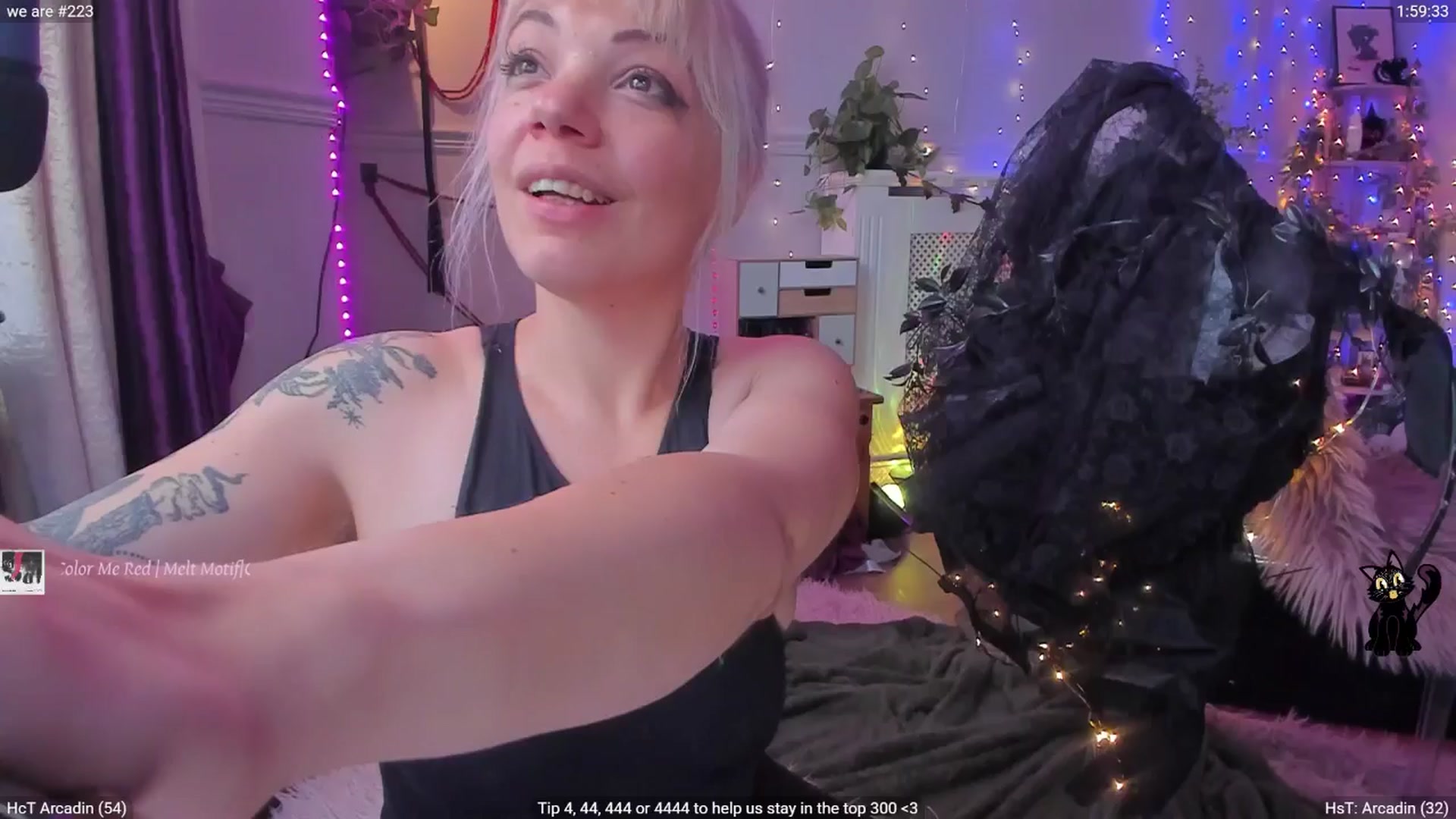 Gallery image thumbnail from LunaWolfie's myfreecams stream on, 10/03/2025, 18:54 image 6 of 20