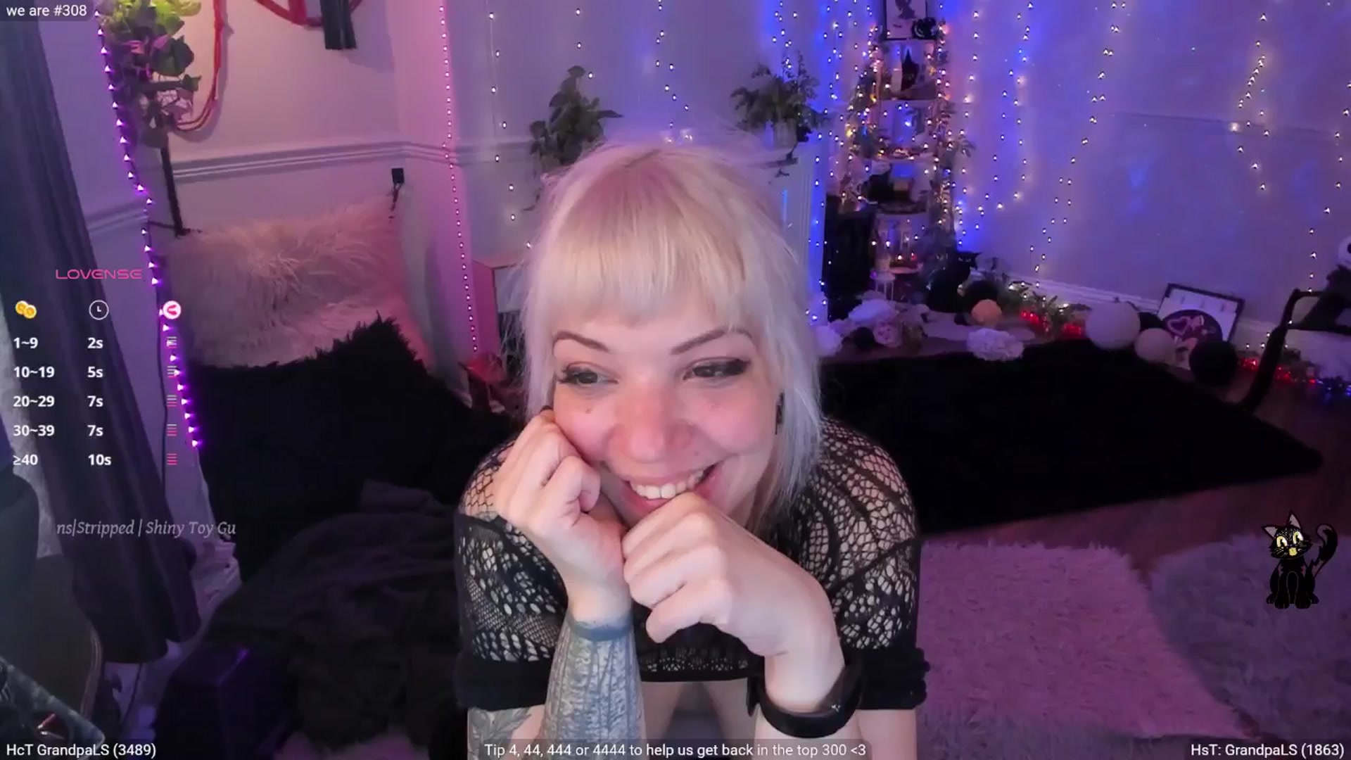 Gallery image thumbnail from LunaWolfie's myfreecams stream on, 10/07/2025, 19:33 image 13 of 20