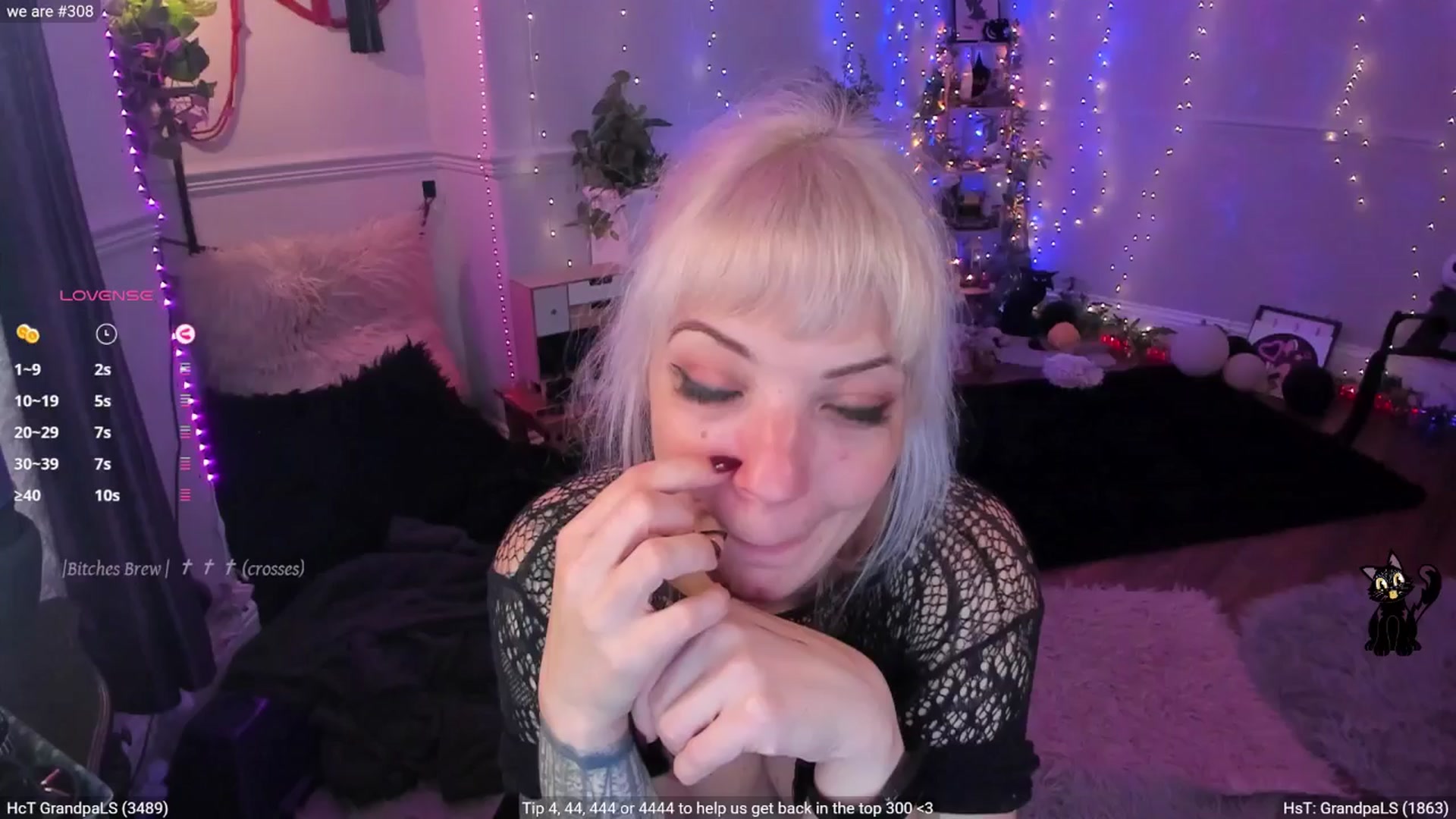 Gallery image thumbnail from LunaWolfie's myfreecams stream on, 10/07/2025, 19:33 image 11 of 20