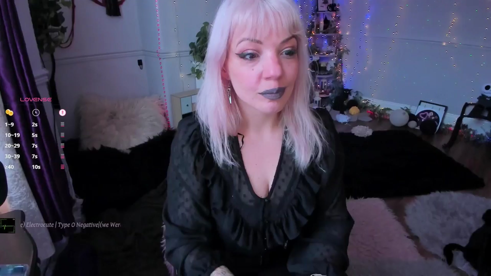 Gallery image thumbnail from LunaWolfie's myfreecams stream on, 10/10/2025, 18:07 image 3 of 20
