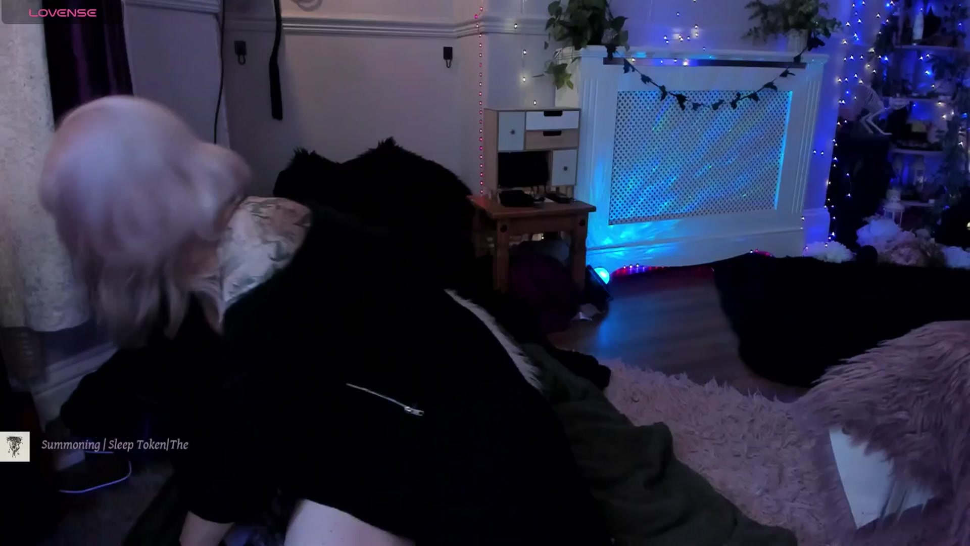 Gallery image thumbnail from LunaWolfie's myfreecams stream on, 10/11/2025, 17:53 image 3 of 20