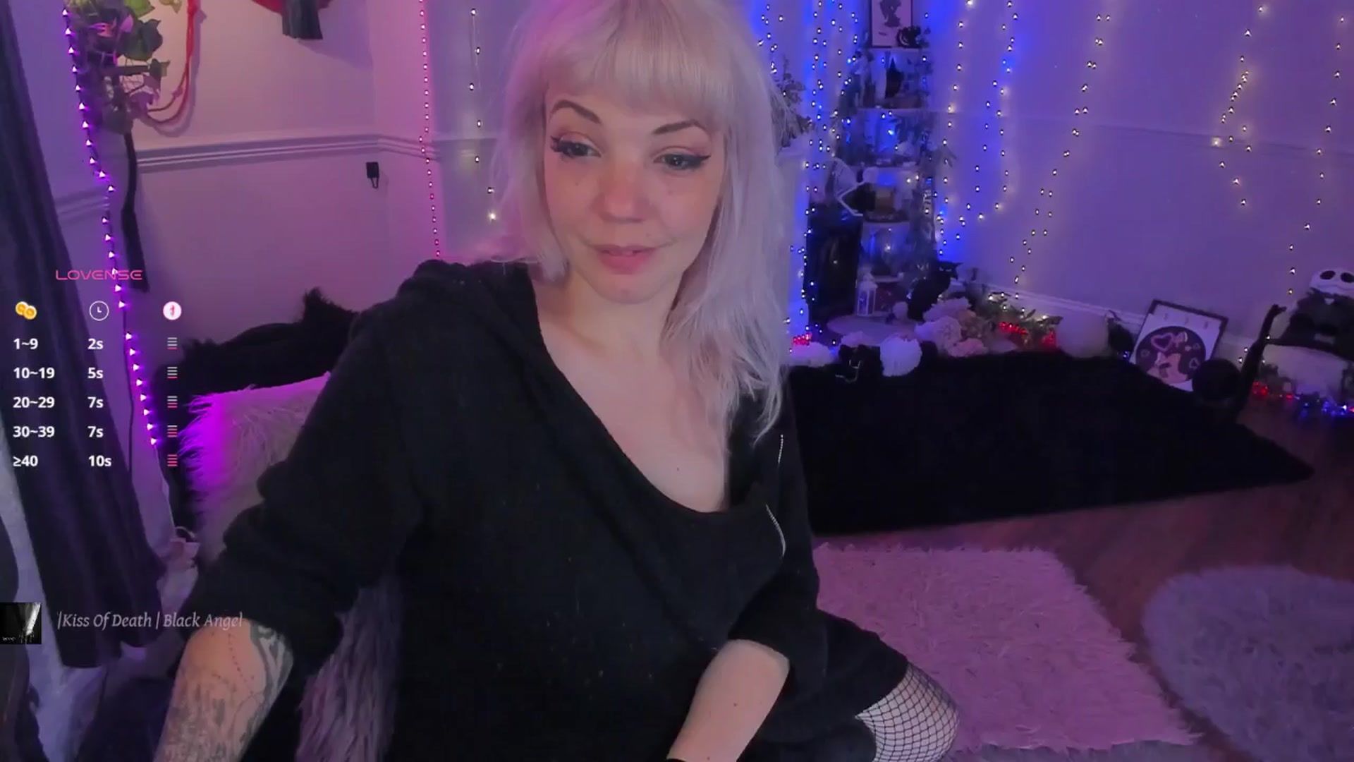 Gallery image thumbnail from LunaWolfie's myfreecams stream on, 10/13/2025, 23:54 image 4 of 20