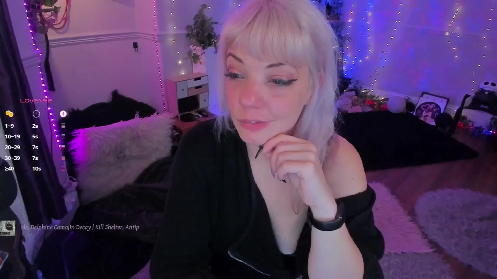 Gallery image thumbnail from LunaWolfie's myfreecams stream on, 10/13/2025, 23:54 image 15 of 20