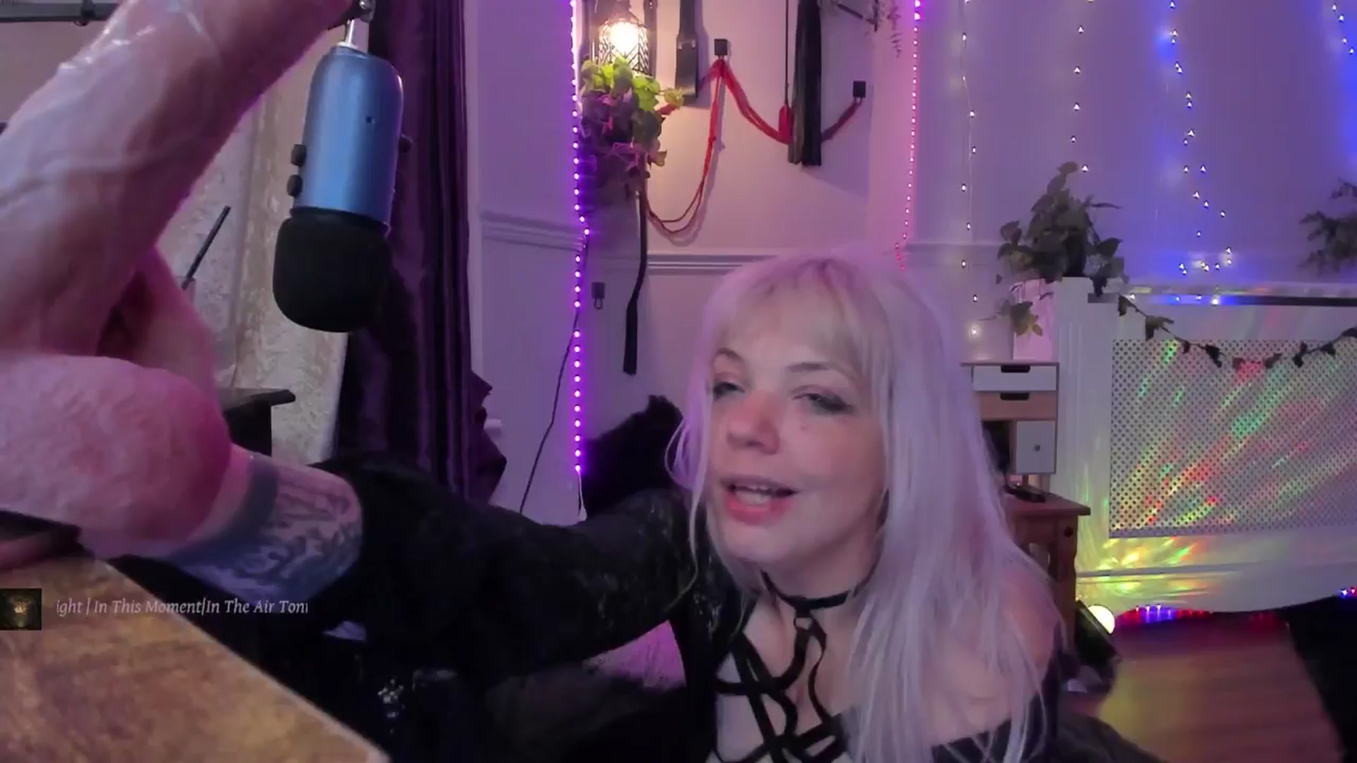 Gallery image thumbnail from LunaWolfie's myfreecams stream on, 10/17/2025, 24:40 image 15 of 20