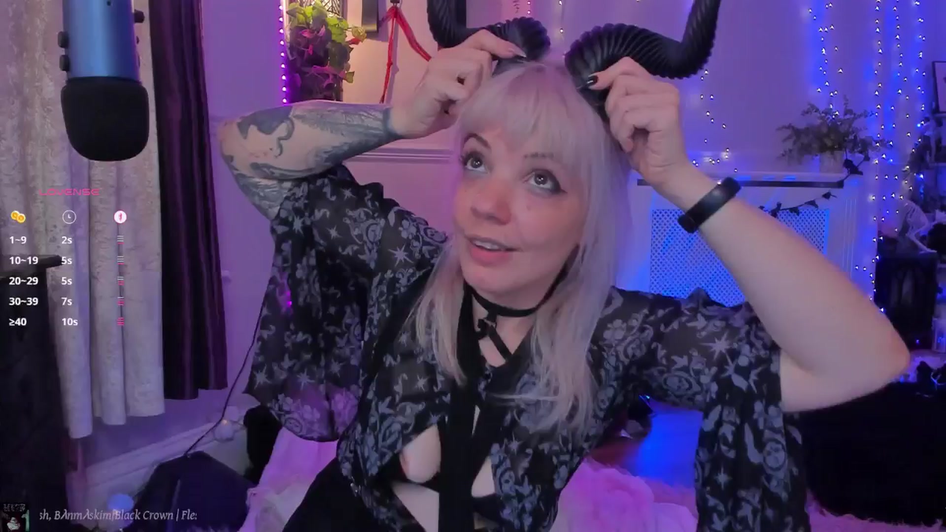 Gallery image thumbnail from LunaWolfie's myfreecams stream on, 10/18/2025, 20:17 image 9 of 20
