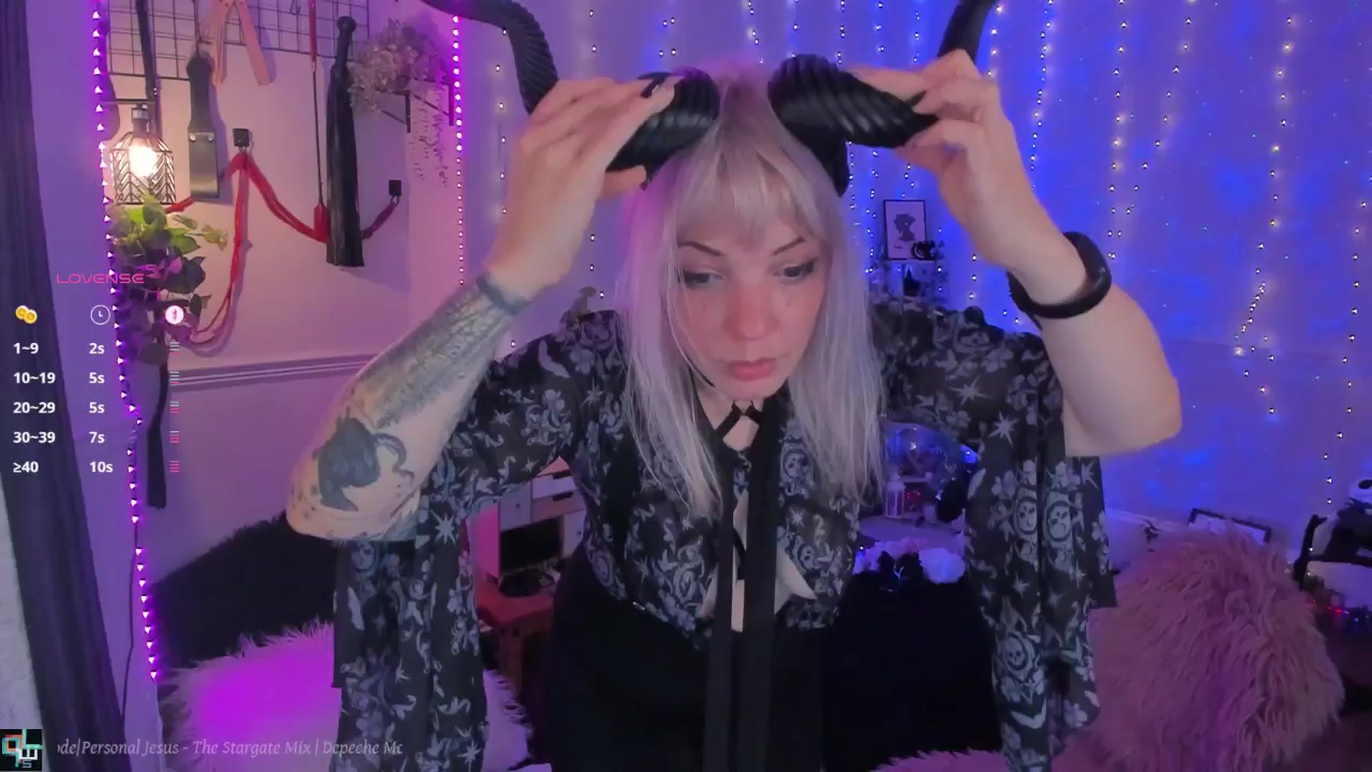 Gallery image thumbnail from LunaWolfie's myfreecams stream on, 10/18/2025, 20:17 image 13 of 20