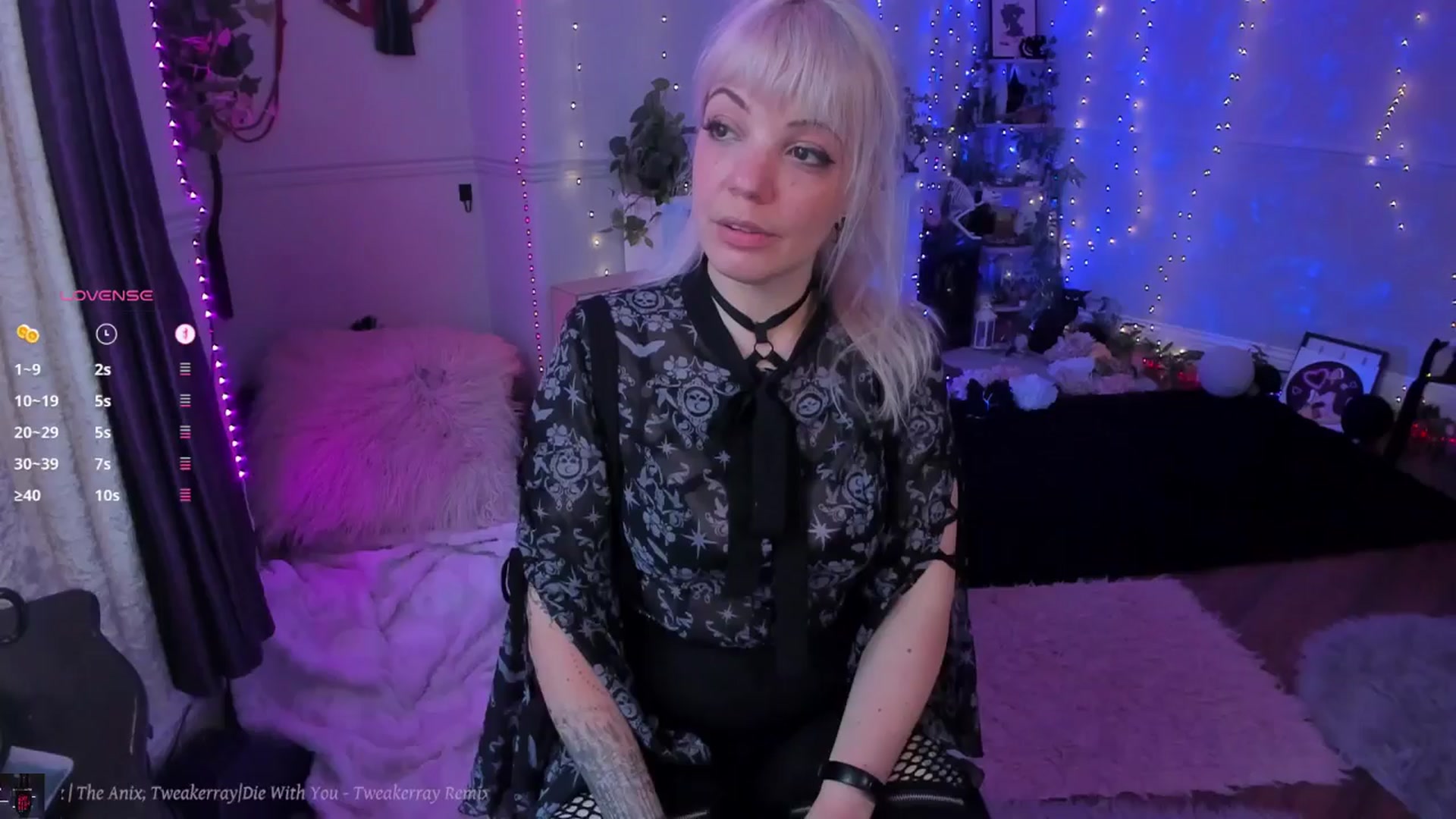 Gallery image thumbnail from LunaWolfie's myfreecams stream on, 10/18/2025, 20:17 image 2 of 20