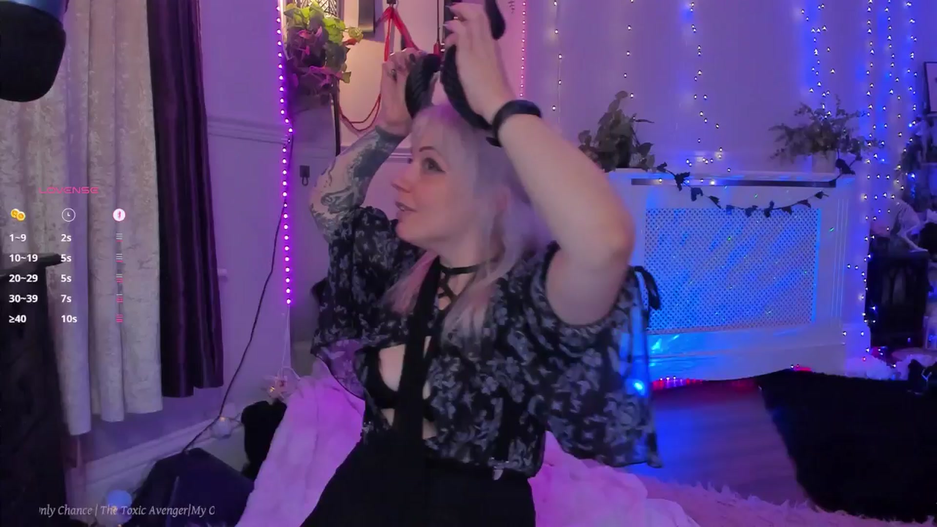 Gallery image thumbnail from LunaWolfie's myfreecams stream on, 10/18/2025, 20:17 image 10 of 20