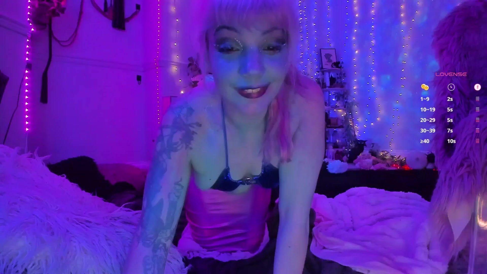 Gallery image thumbnail from LunaWolfie's myfreecams stream on, 10/21/2025, 24:41 image 17 of 20
