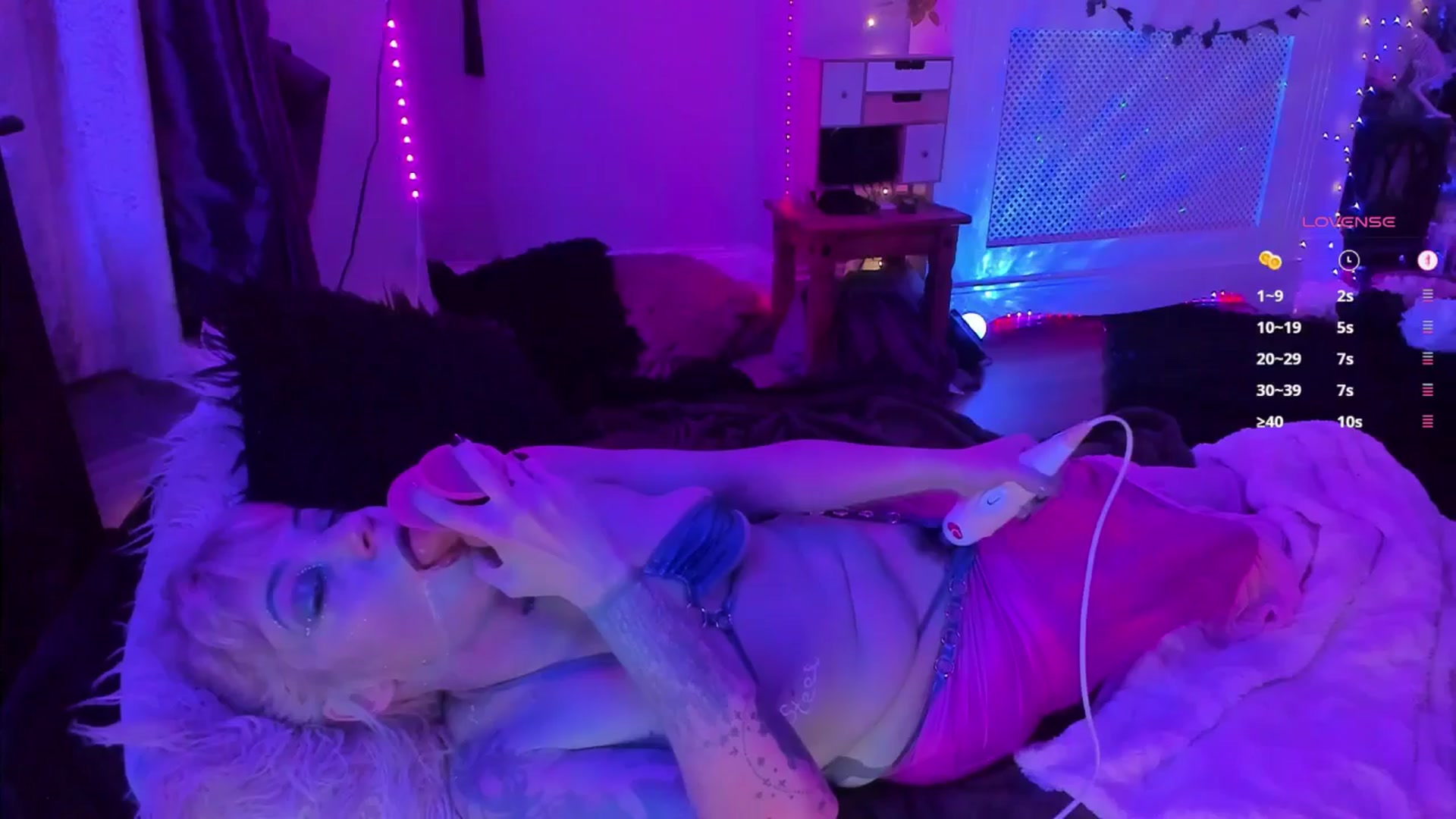 Gallery image thumbnail from LunaWolfie's myfreecams stream on, 10/21/2025, 24:41 image 1 of 20