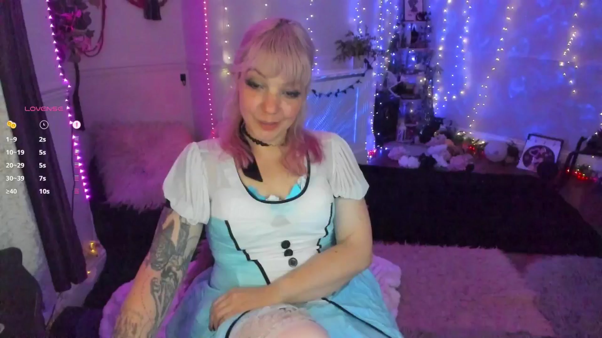 Gallery image thumbnail from LunaWolfie's myfreecams stream on, 10/24/2025, 19:16 image 17 of 20