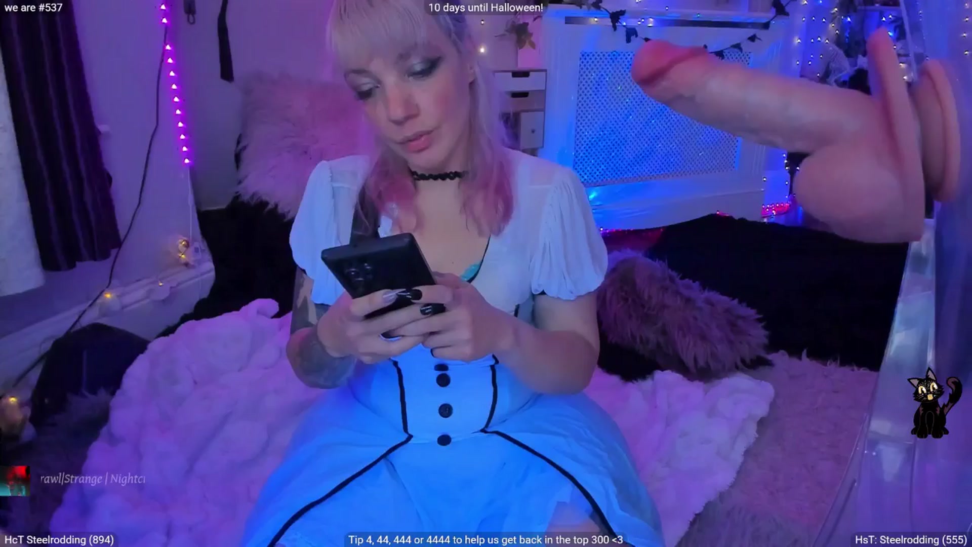 Gallery image thumbnail from LunaWolfie's myfreecams stream on, 10/24/2025, 19:16 image 10 of 20