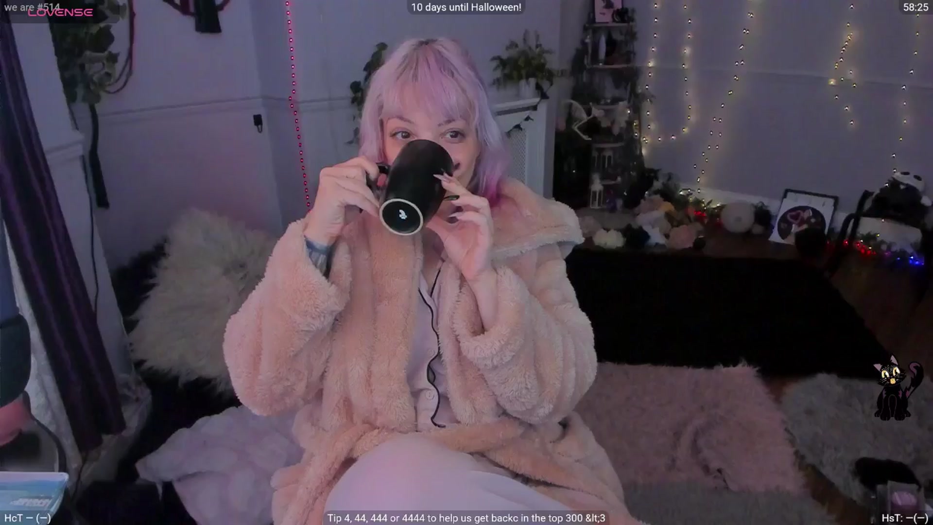 Gallery image thumbnail from LunaWolfie's myfreecams stream on, 10/25/2025, 14:30 image 3 of 20