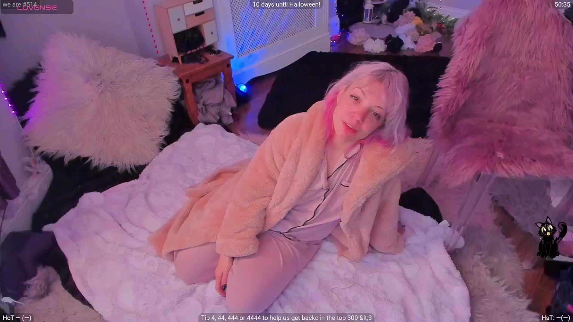 Gallery image thumbnail from LunaWolfie's myfreecams stream on, 10/25/2025, 14:30 image 5 of 20