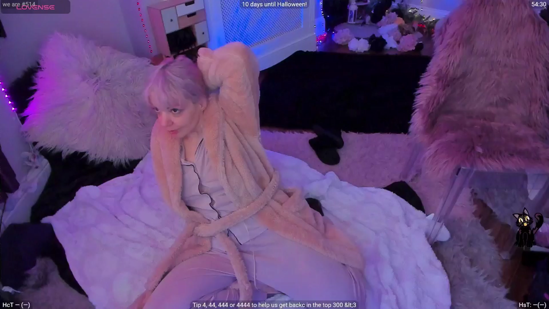 Gallery image thumbnail from LunaWolfie's myfreecams stream on, 10/25/2025, 14:30 image 4 of 20