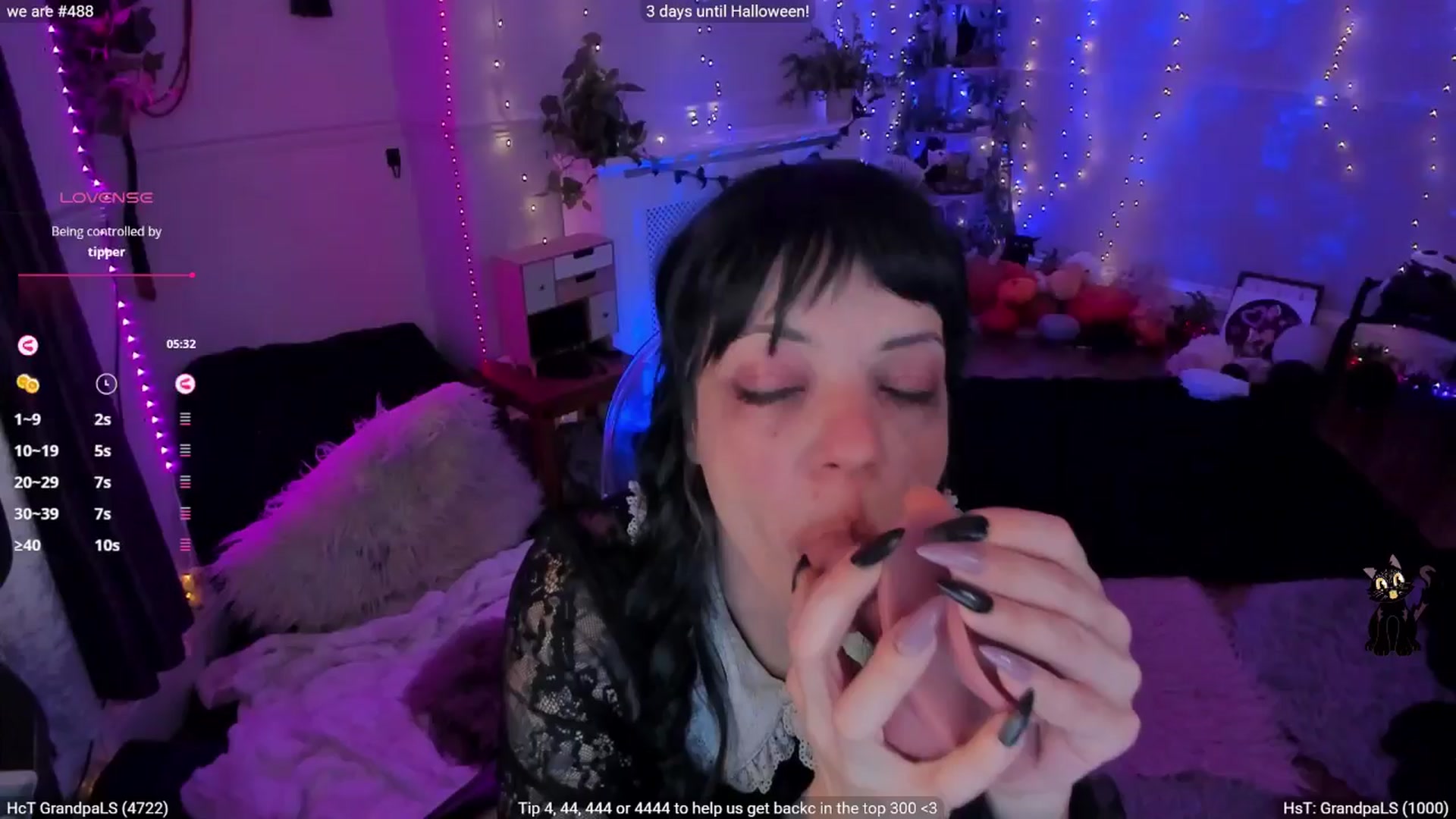 Gallery image thumbnail from LunaWolfie's myfreecams stream on, 10/28/2025, 19:45 image 12 of 20