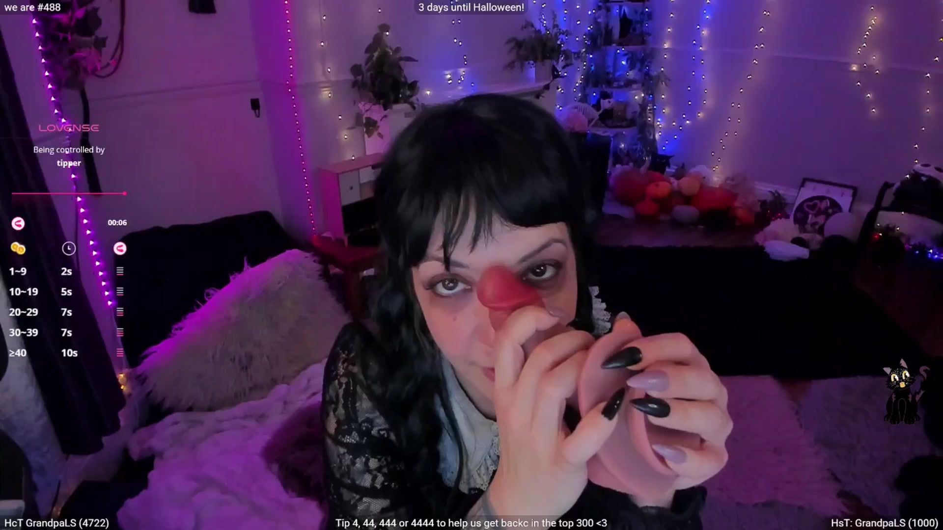 Gallery image thumbnail from LunaWolfie's myfreecams stream on, 10/28/2025, 19:45 image 13 of 20